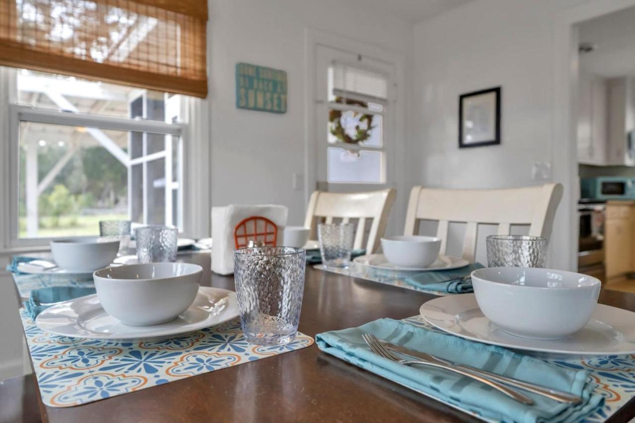Retro By The Bay Close To Beach Eglin Petfriendly Freeport