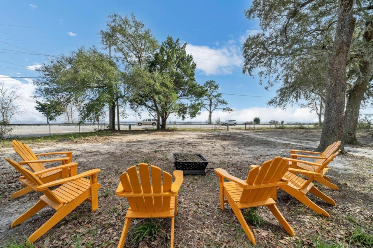 Retro By The Bay Close To Beach Eglin Petfriendly Country house Freeport