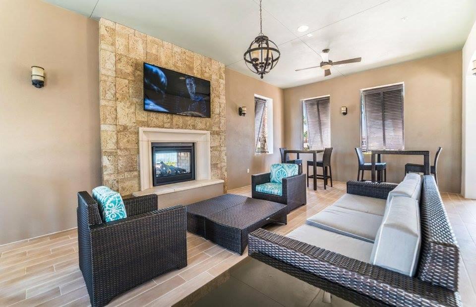 Windsor Westside Gem! Themed With Game Holiday home *