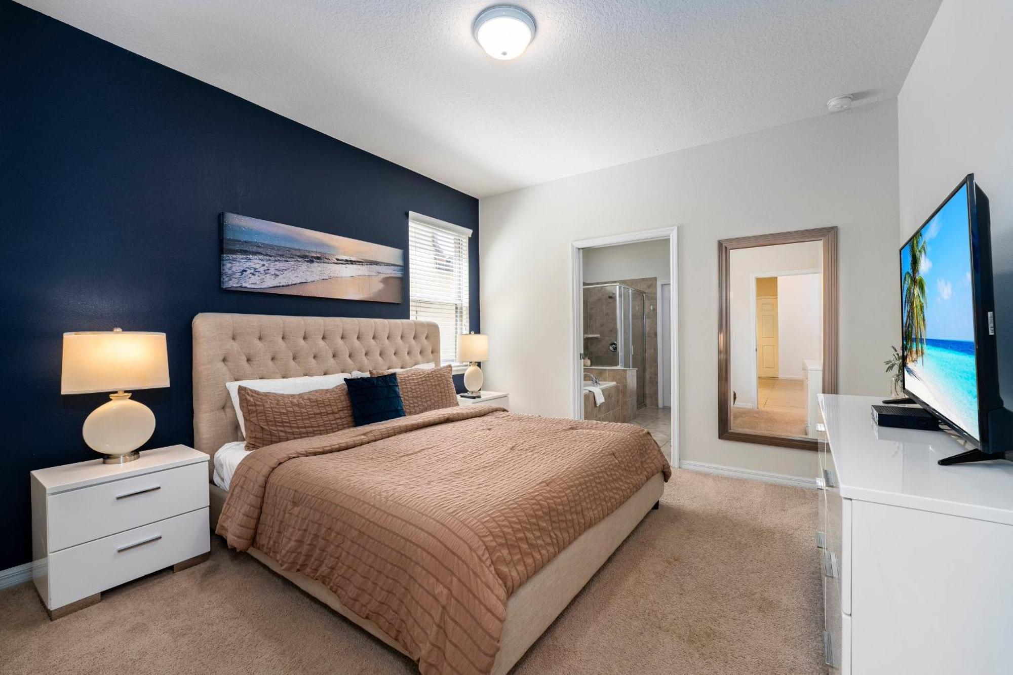 Windsor Westside Gem! Themed With Game Holiday home