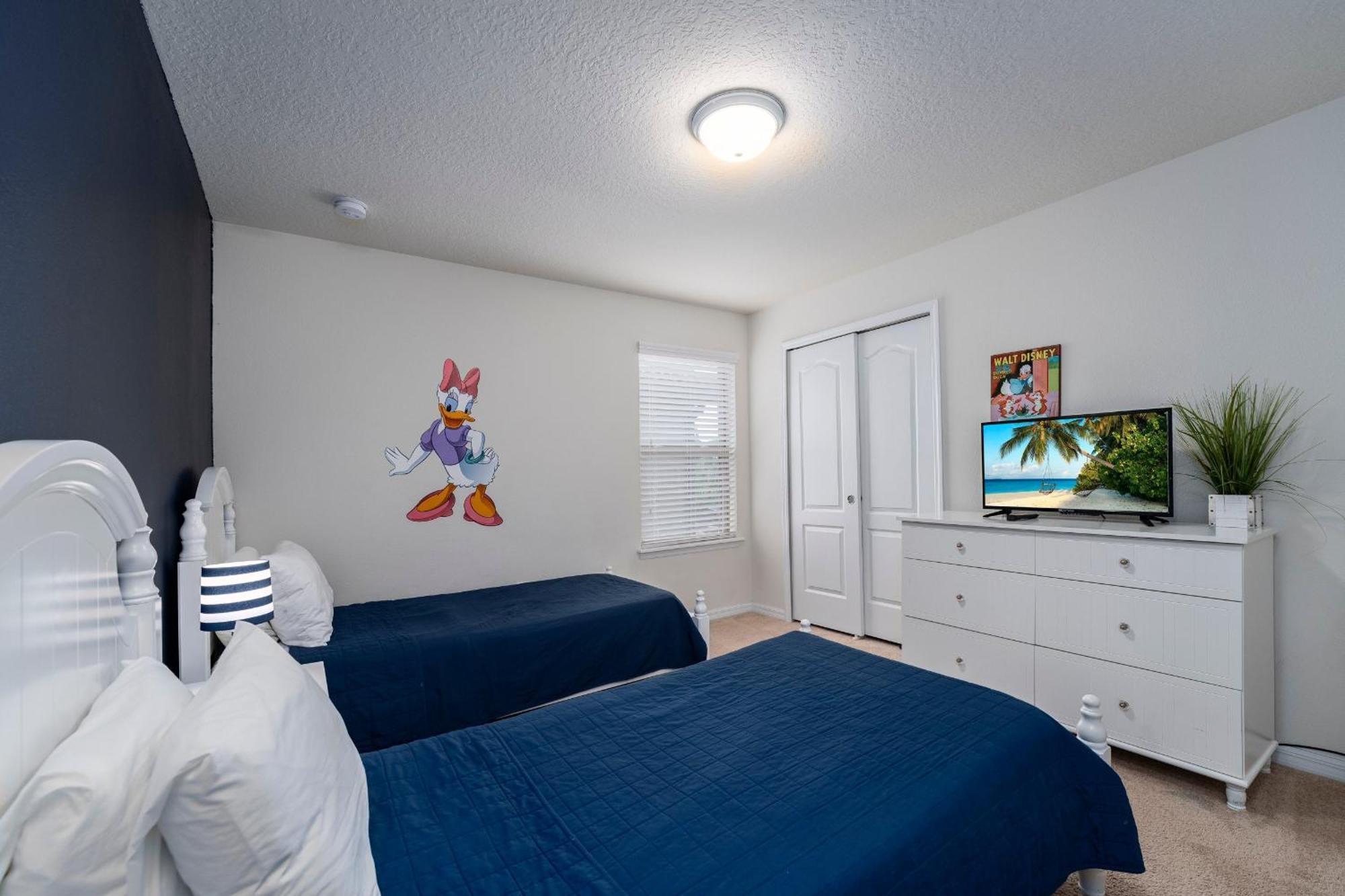 Windsor Westside Gem! Themed With Game Holiday home
