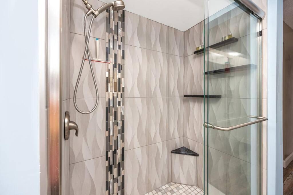 Holiday home New! - Incredible With Private Heated Pool *