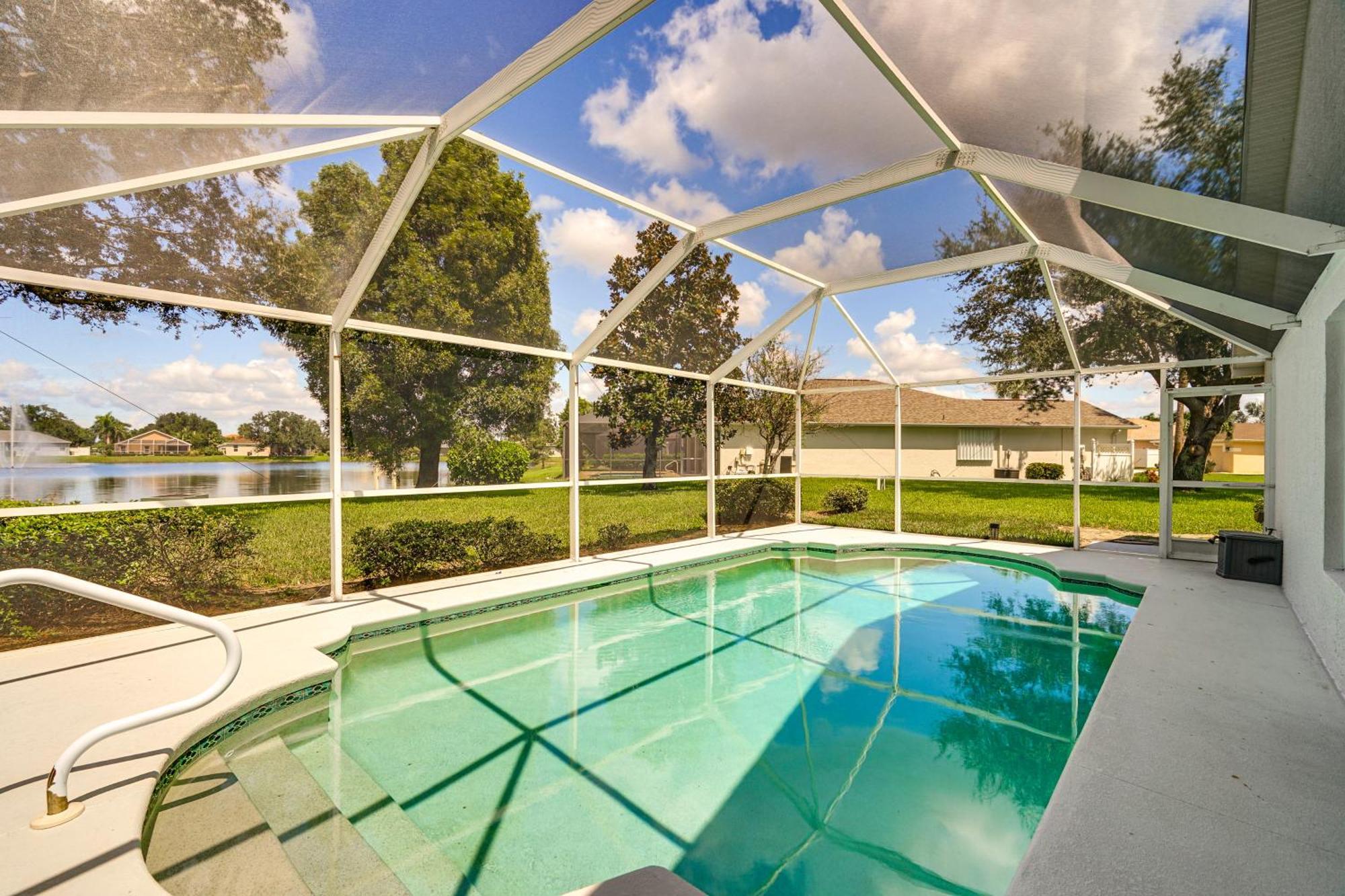 4 Mi To Haven With Water Views! Holiday home Fort Myers