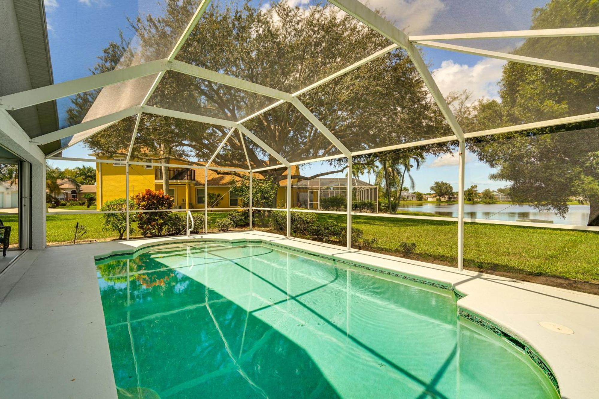 4 Mi To Haven With Water Views! Holiday home Fort Myers