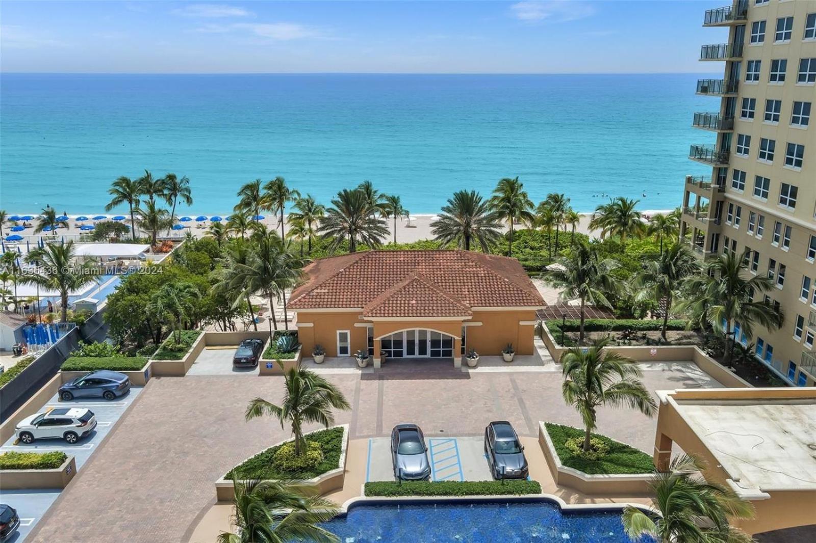 Bayside Townhome - Private Access, Pool And Hot Tub, Free Parking * Hallandale Beach