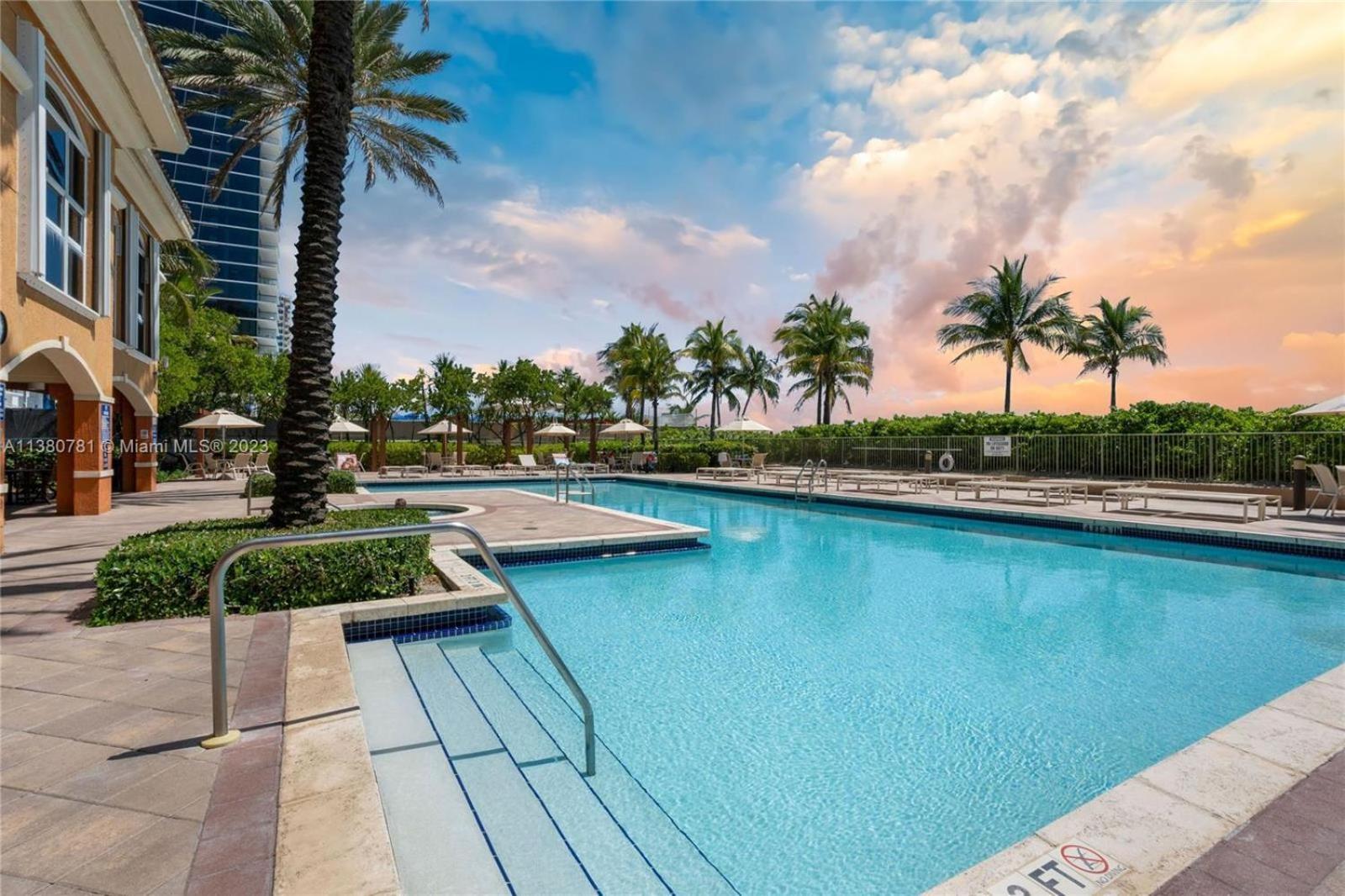 Apartment Bayside Townhome - Private Access, Pool And Hot Tub, Free Parking *