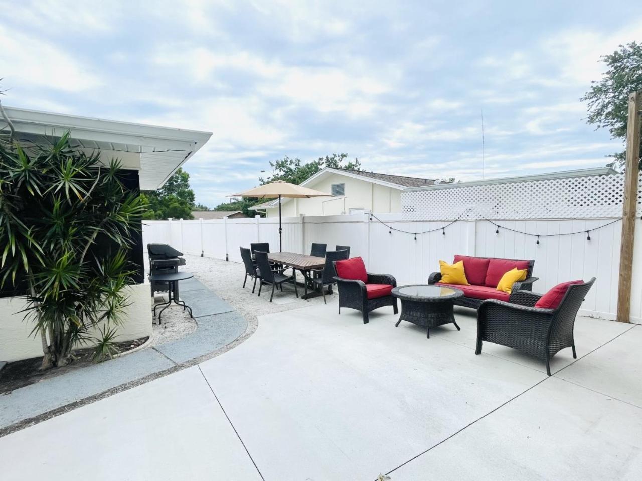 Retreat Accessible With Jacuzzi * Largo
