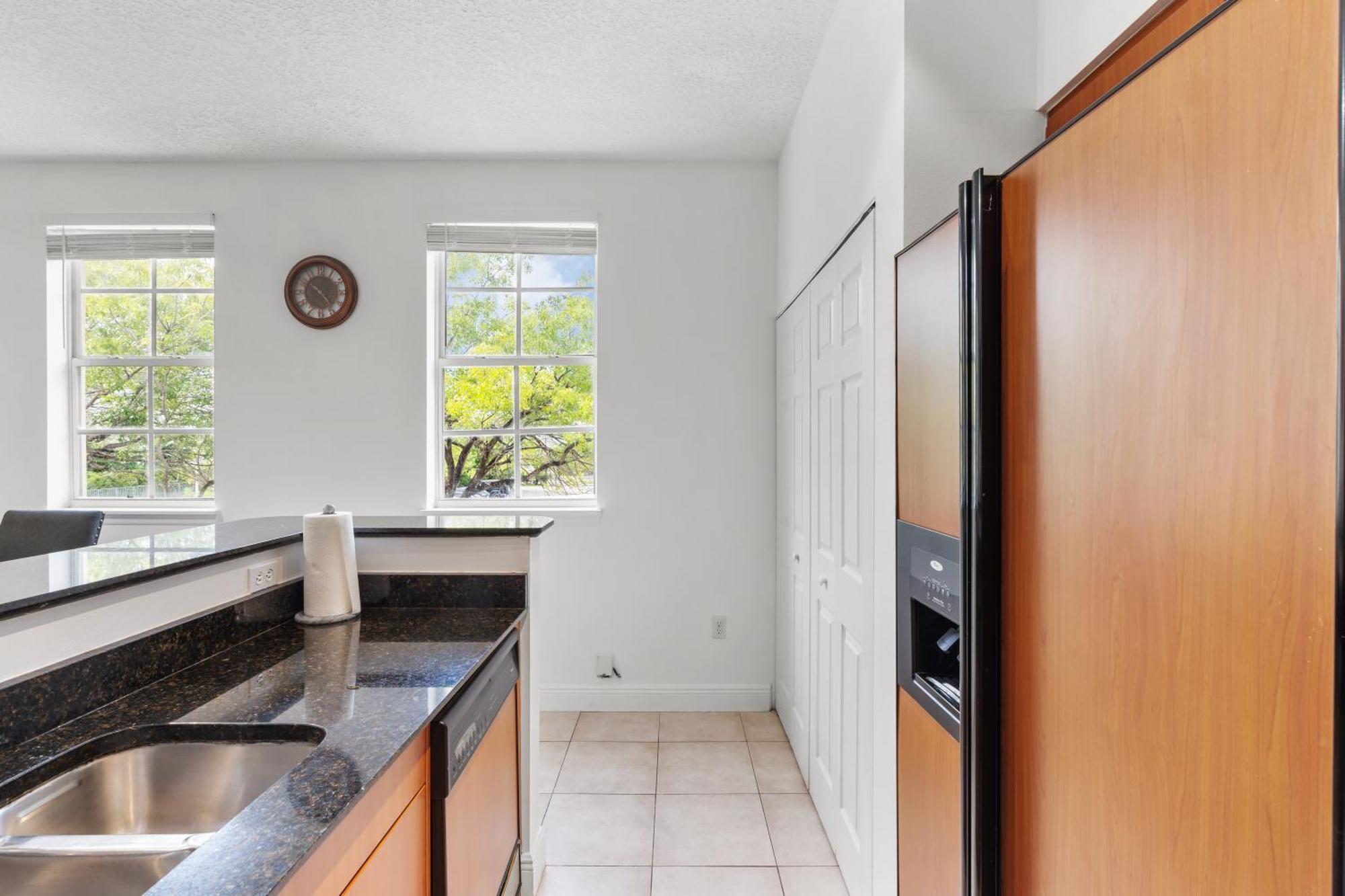 Bayside Townhome - Private Access, Pool And Hot Tub, Free Parking Hallandale Beach