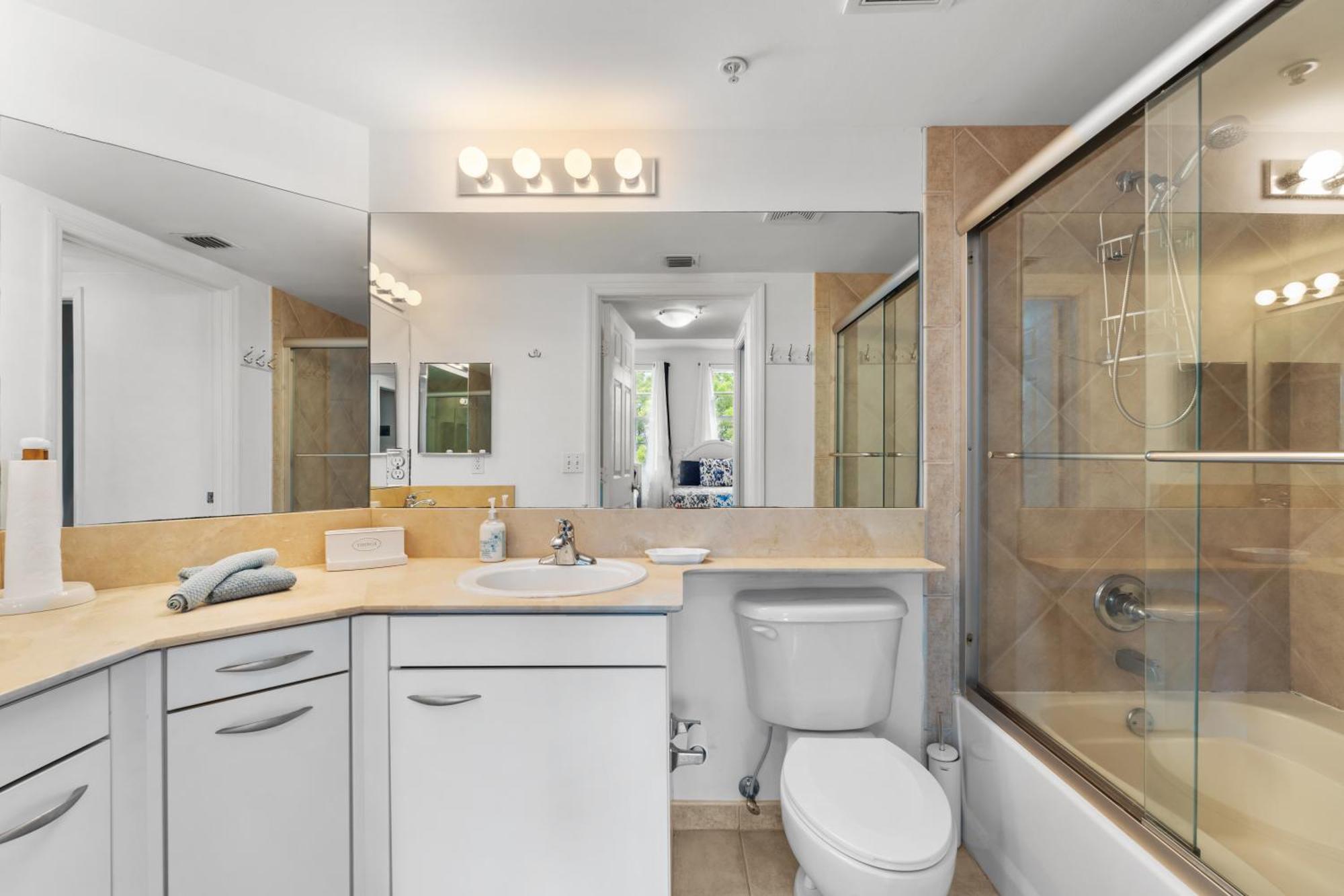 Apartment Bayside Townhome - Private Access, Pool And Hot Tub, Free Parking