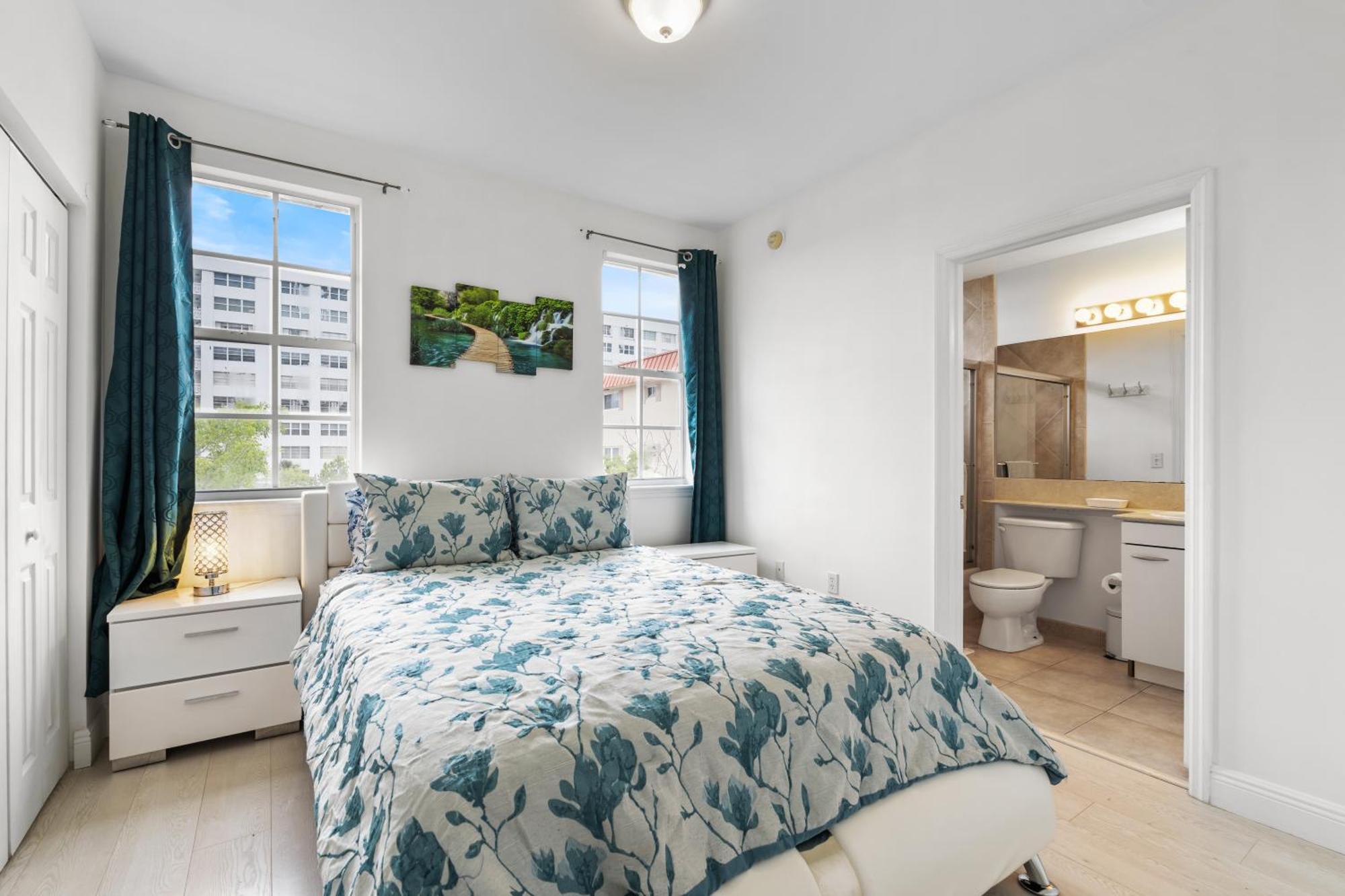 Bayside Townhome - Private Access, Pool And Hot Tub, Free Parking Apartment *