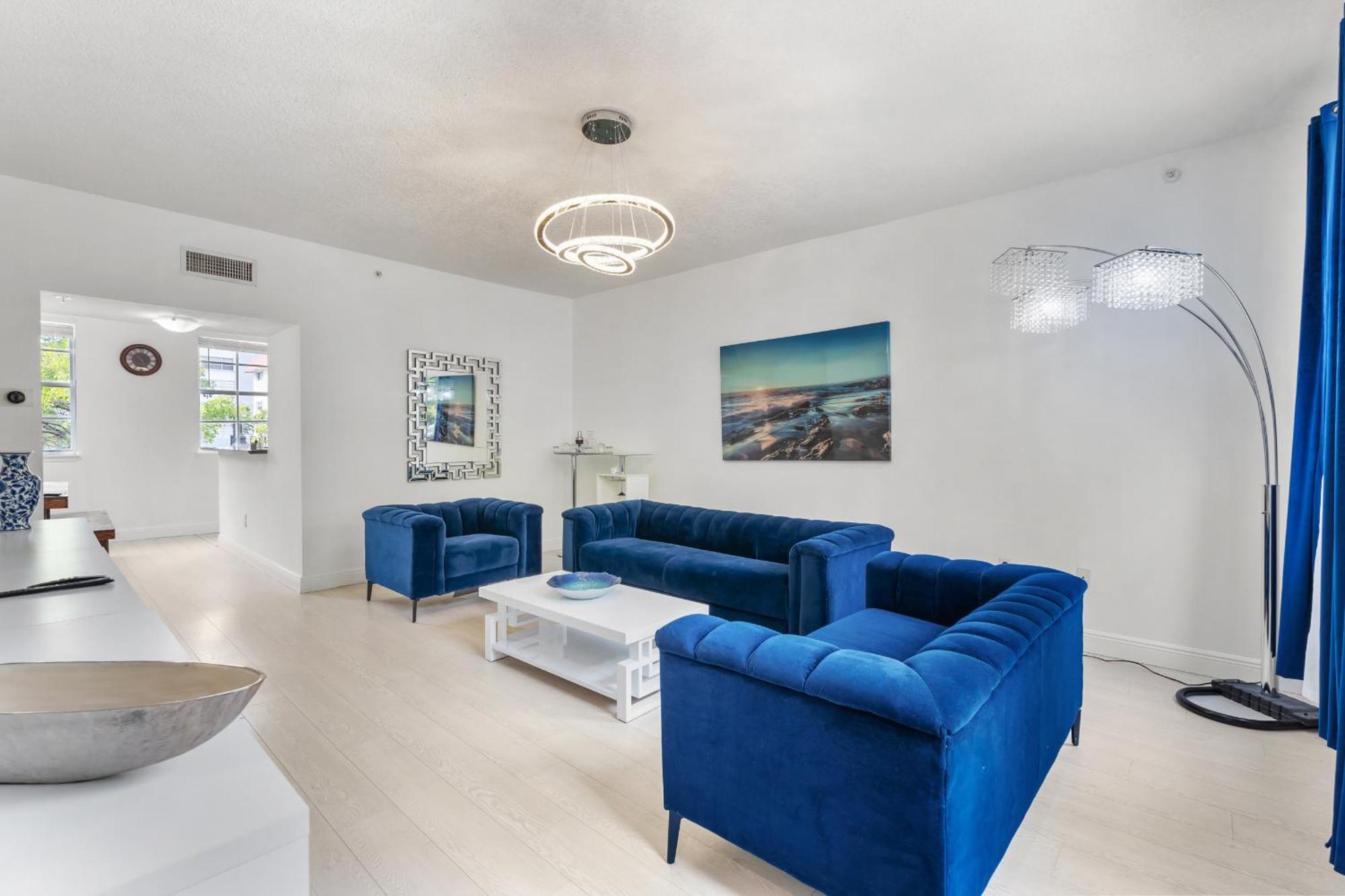 Bayside Townhome - Private Access, Pool And Hot Tub, Free Parking Apartment