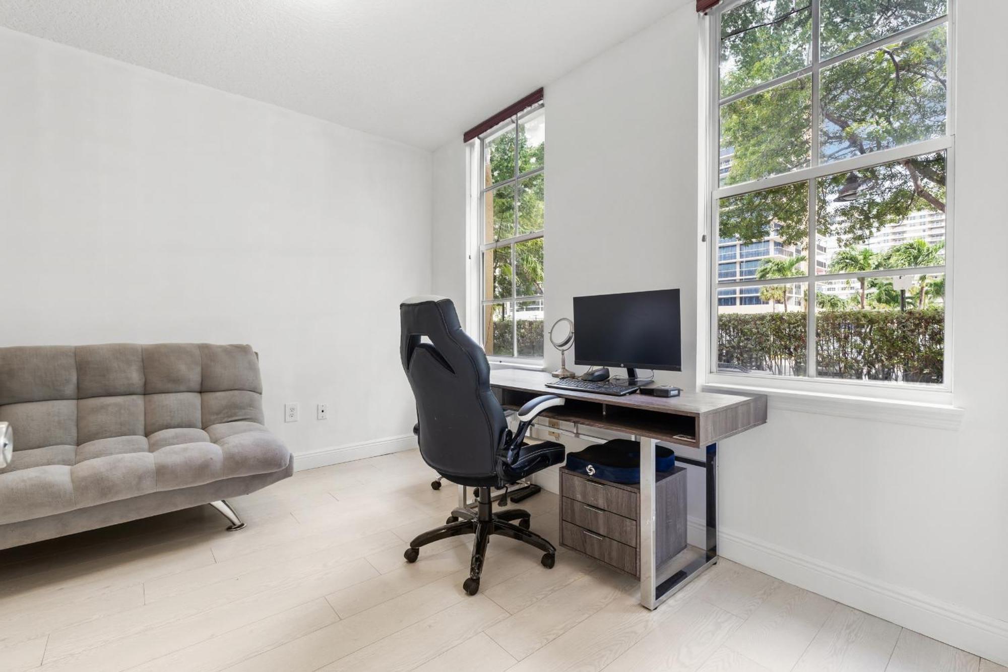 Bayside Townhome - Private Access, Pool And Hot Tub, Free Parking Apartment *