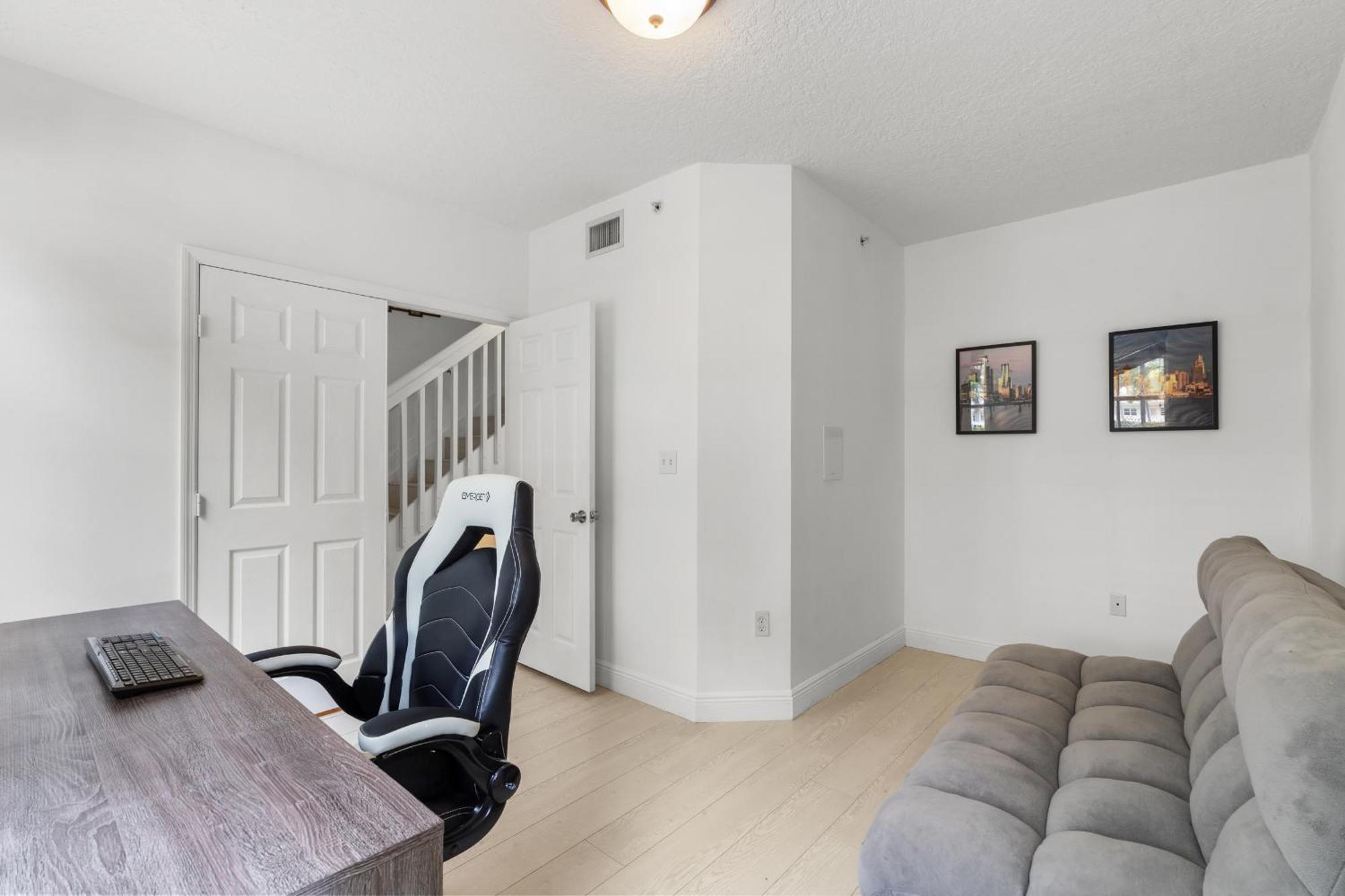 Bayside Townhome - Private Access, Pool And Hot Tub, Free Parking Apartment Hallandale Beach