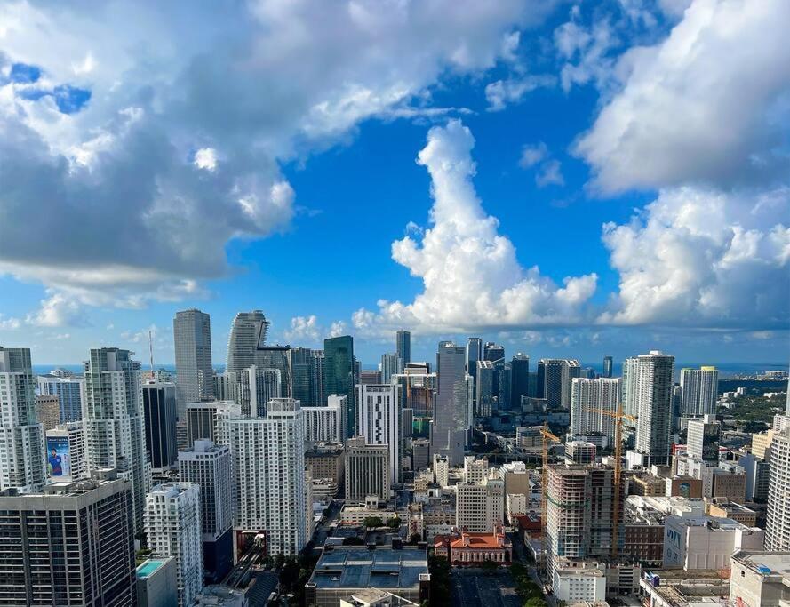 Apartment Magic Amazing Balcony Ocean & City, View Pool,spa Resort,heart Of Downtown,wow!