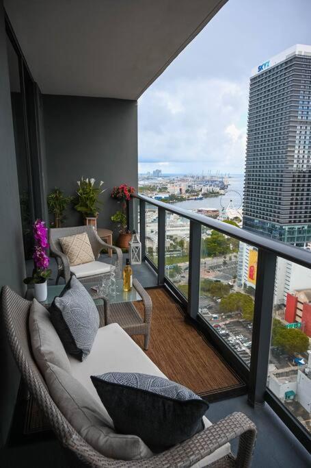 Magic Amazing Balcony Ocean & City, View Pool,spa Resort,heart Of Downtown,wow! Apartment Miami