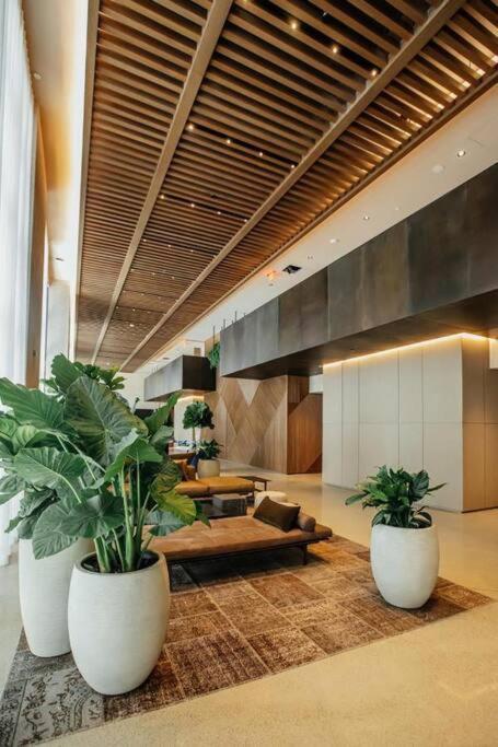 Magic Amazing Balcony Ocean & City, View Pool,spa Resort,heart Of Downtown,wow! *