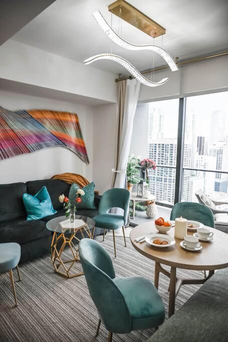 Magic Amazing Balcony Ocean & City, View Pool,spa Resort,heart Of Downtown,wow! Apartment *