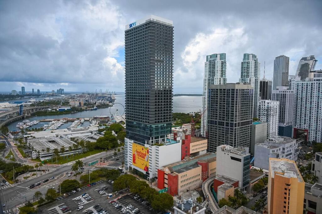 Magic Amazing Balcony Ocean & City, View Pool,spa Resort,heart Of Downtown,wow! Apartment