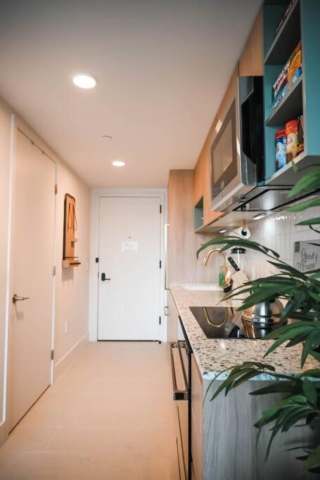 Magic Amazing Balcony Ocean & City, View Pool,spa Resort,heart Of Downtown,wow! Apartment *
