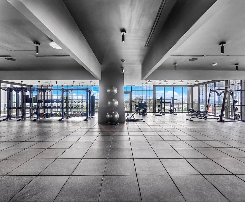 Apartment Magic Amazing Balcony Ocean & City, View Pool,spa Resort,heart Of Downtown,wow! Miami