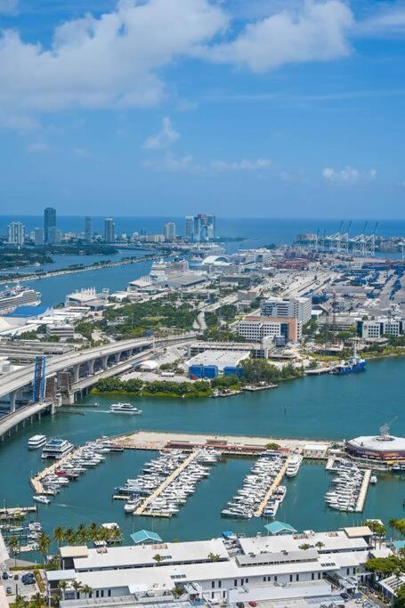 Magic Amazing Balcony Ocean & City, View Pool,spa Resort,heart Of Downtown,wow! Apartment Miami