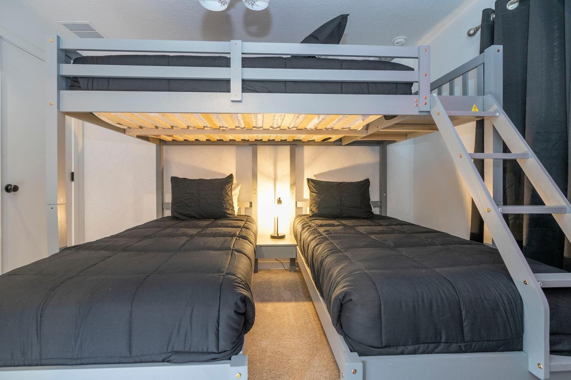 Holiday home 8761 Zd - Elegant 3br In The Hub - Comfort, Style, And Luxury For Your Perfect Getaway