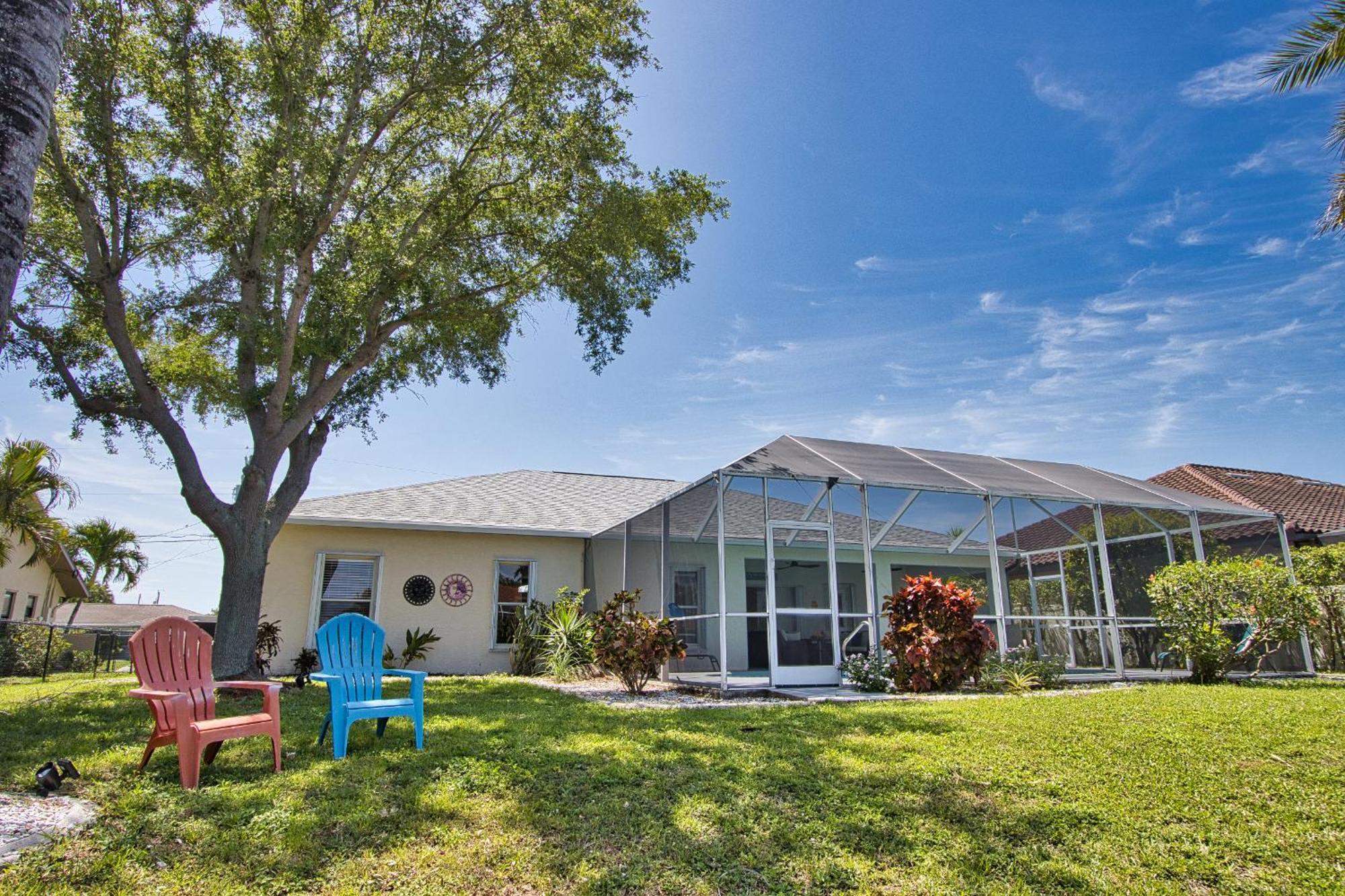 Charming Waterfront Vacation With Fabulous Views And Easy Access To The Caloosahatchee River
