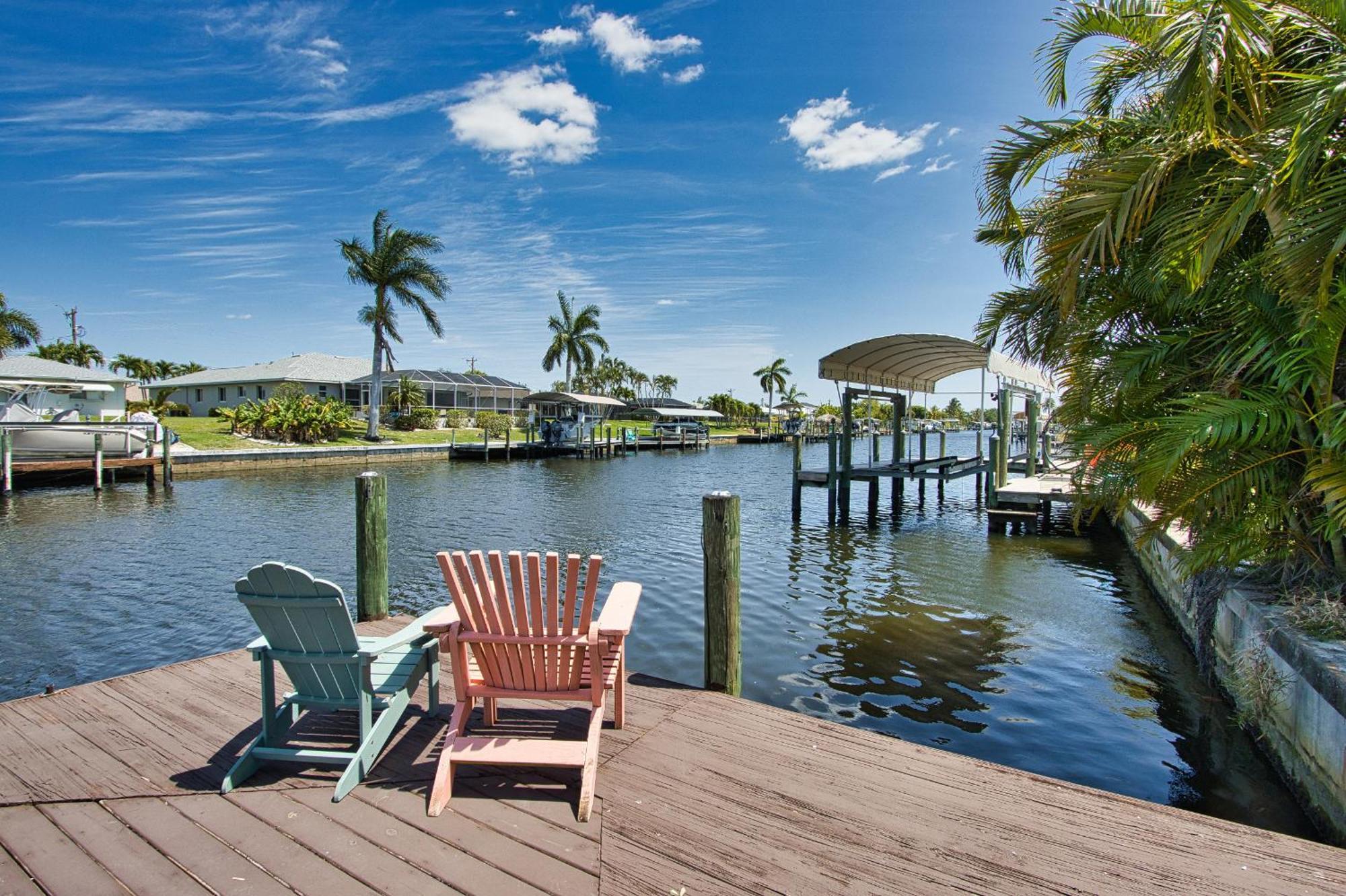 Charming Waterfront Vacation With Fabulous Views And Easy Access To The Caloosahatchee River Holiday home Cape Coral