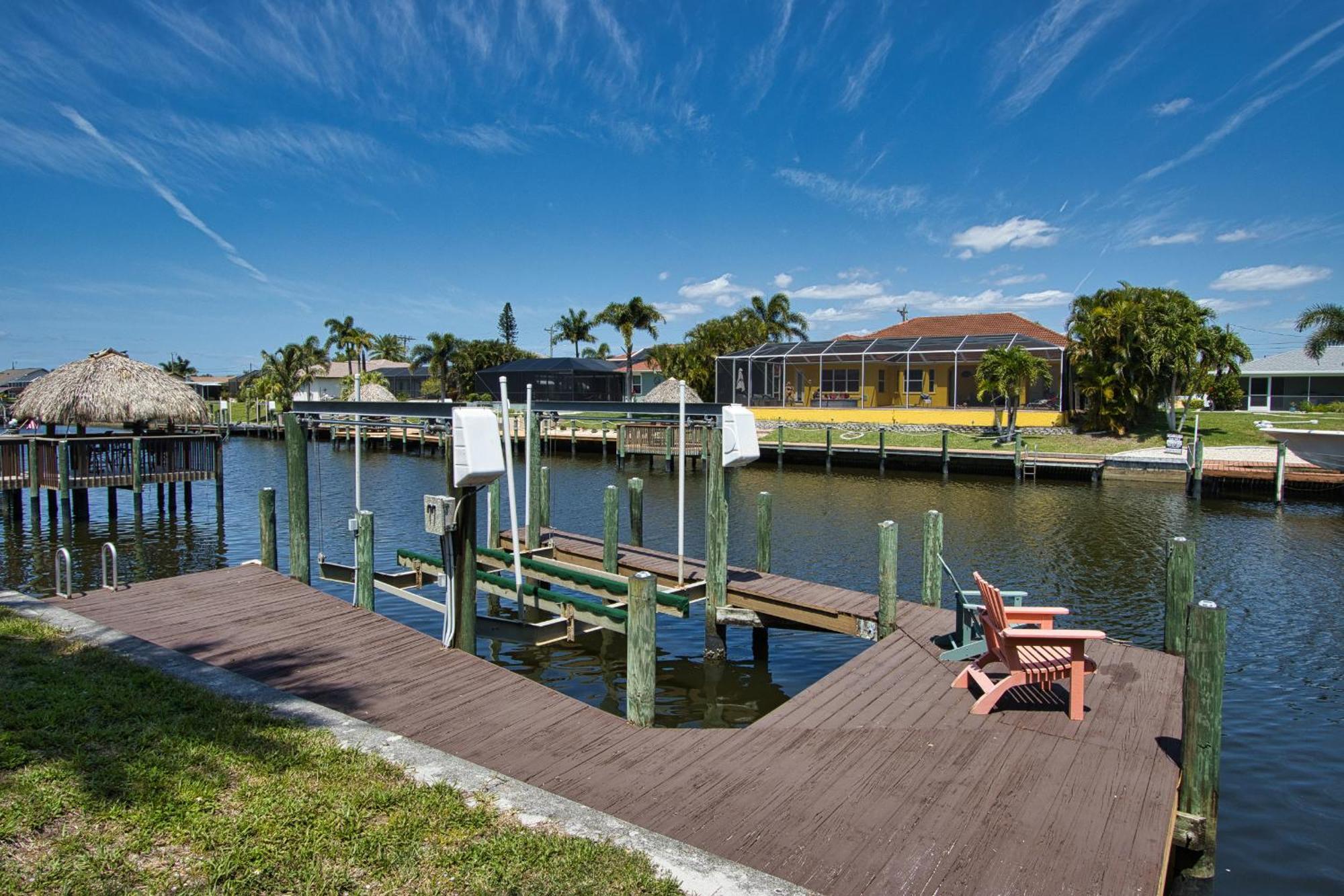 Holiday home Charming Waterfront Vacation With Fabulous Views And Easy Access To The Caloosahatchee River Cape Coral