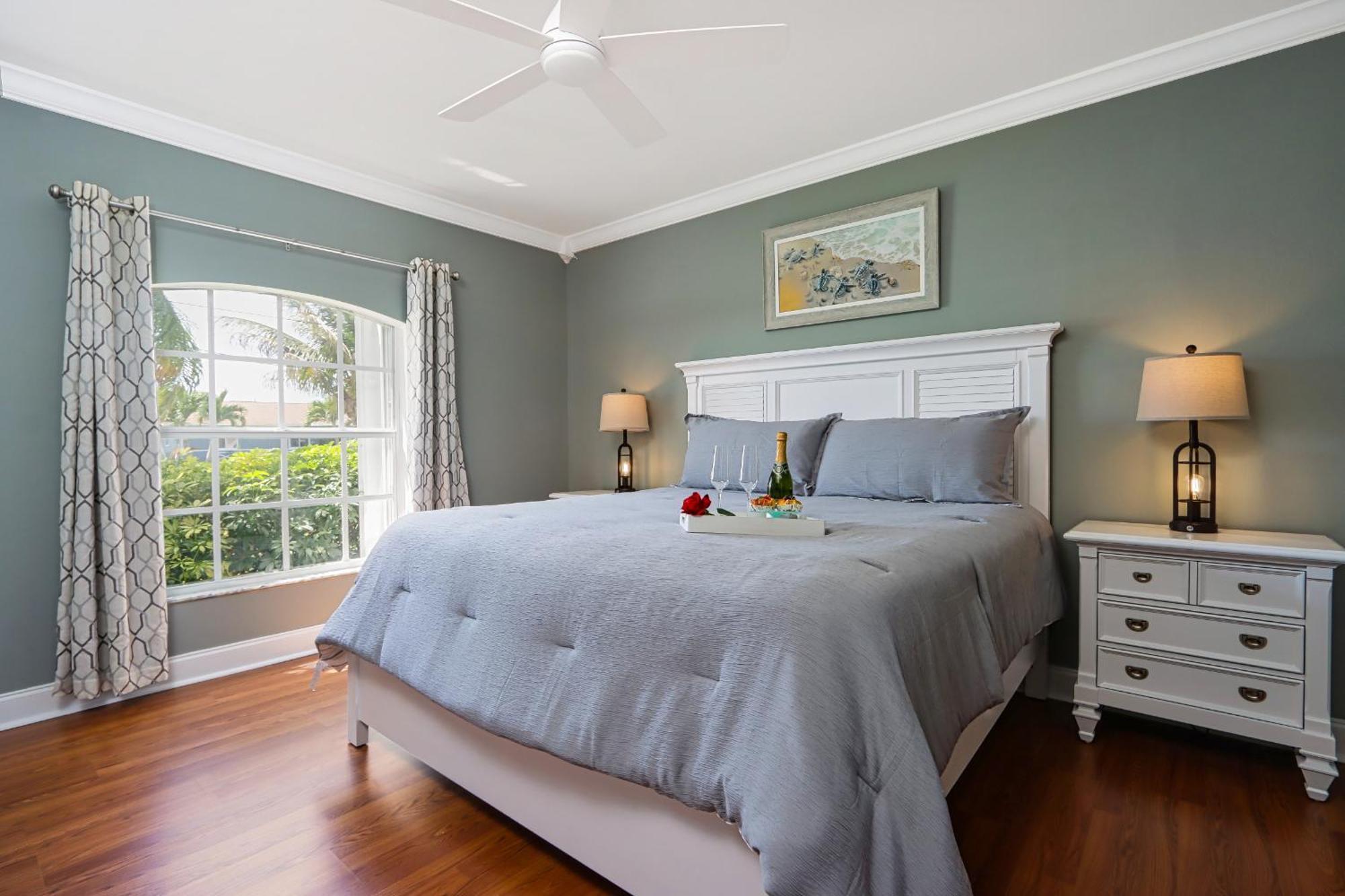 Holiday home Charming Waterfront Vacation With Fabulous Views And Easy Access To The Caloosahatchee River *