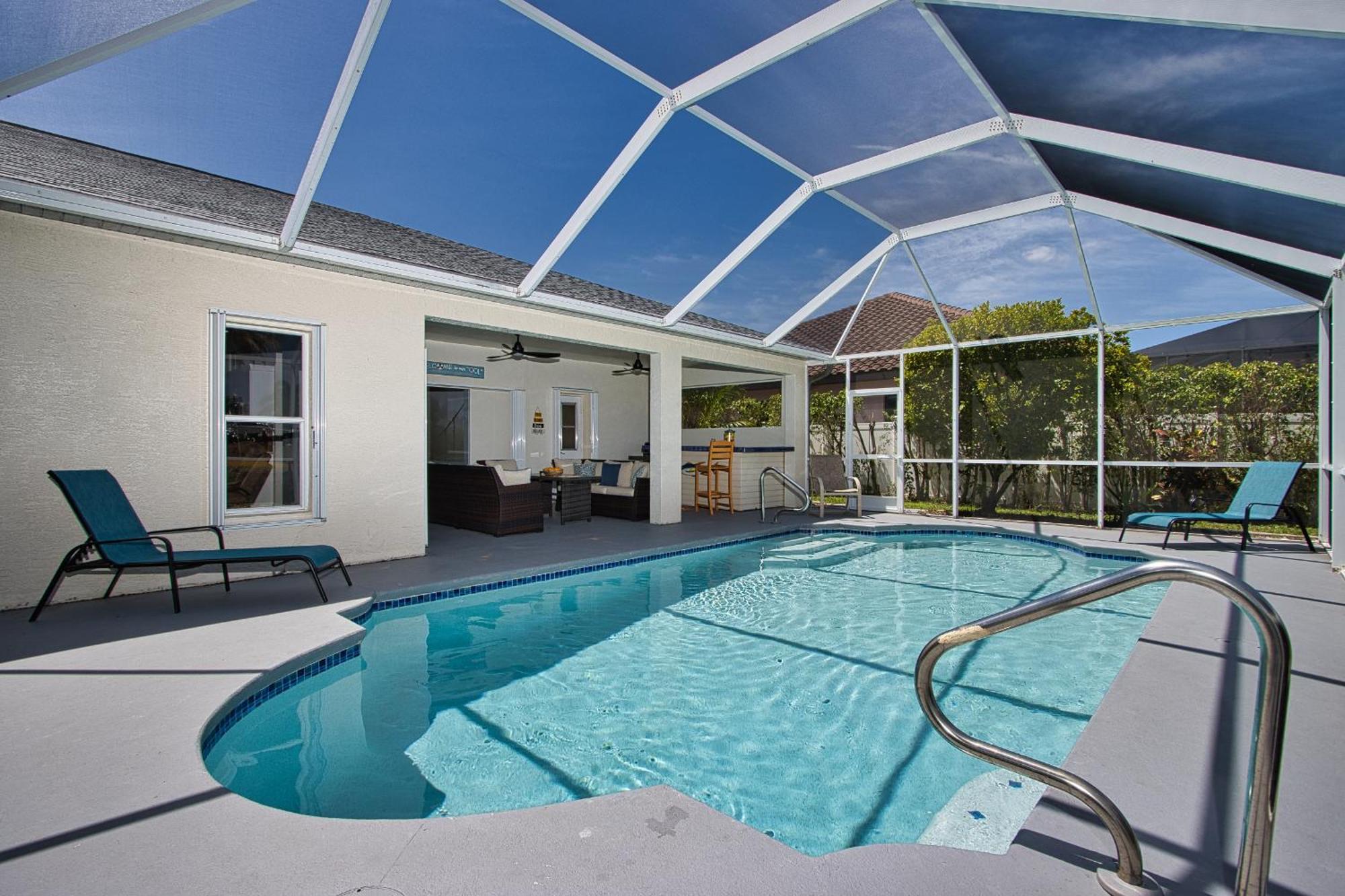 Charming Waterfront Vacation With Fabulous Views And Easy Access To The Caloosahatchee River Holiday home Cape Coral