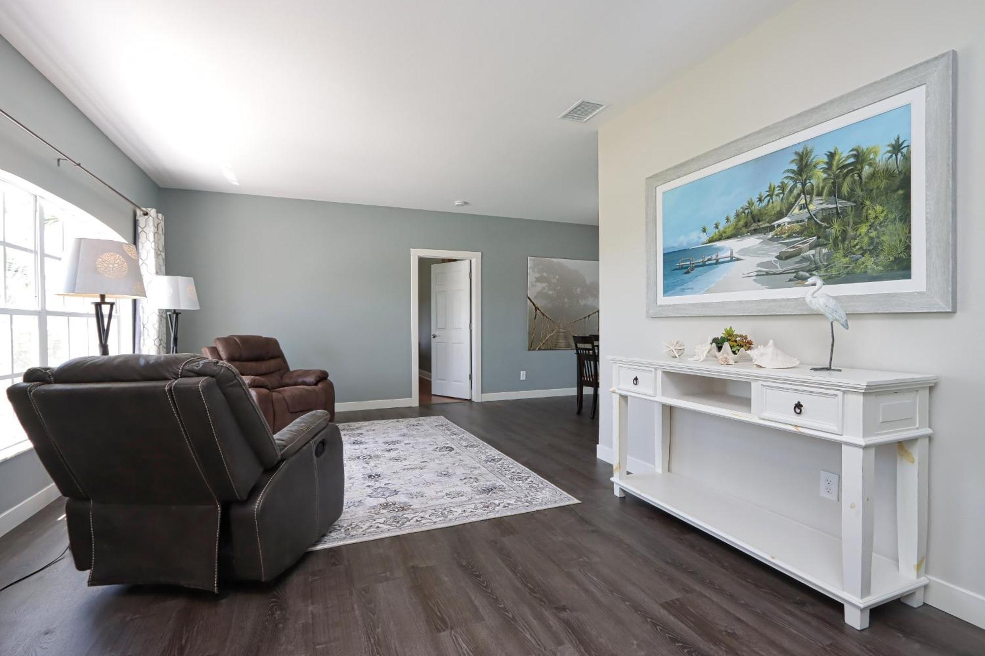 Charming Waterfront Vacation With Fabulous Views And Easy Access To The Caloosahatchee River *