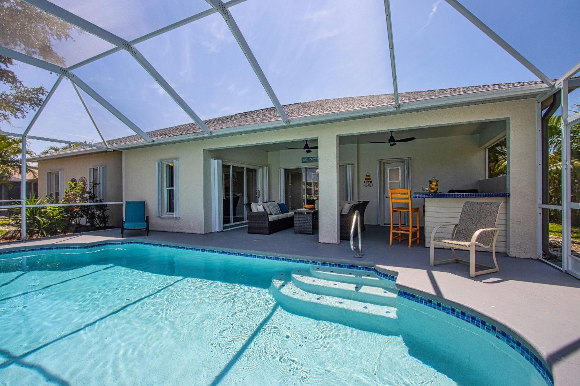 Charming Waterfront Vacation With Fabulous Views And Easy Access To The Caloosahatchee River