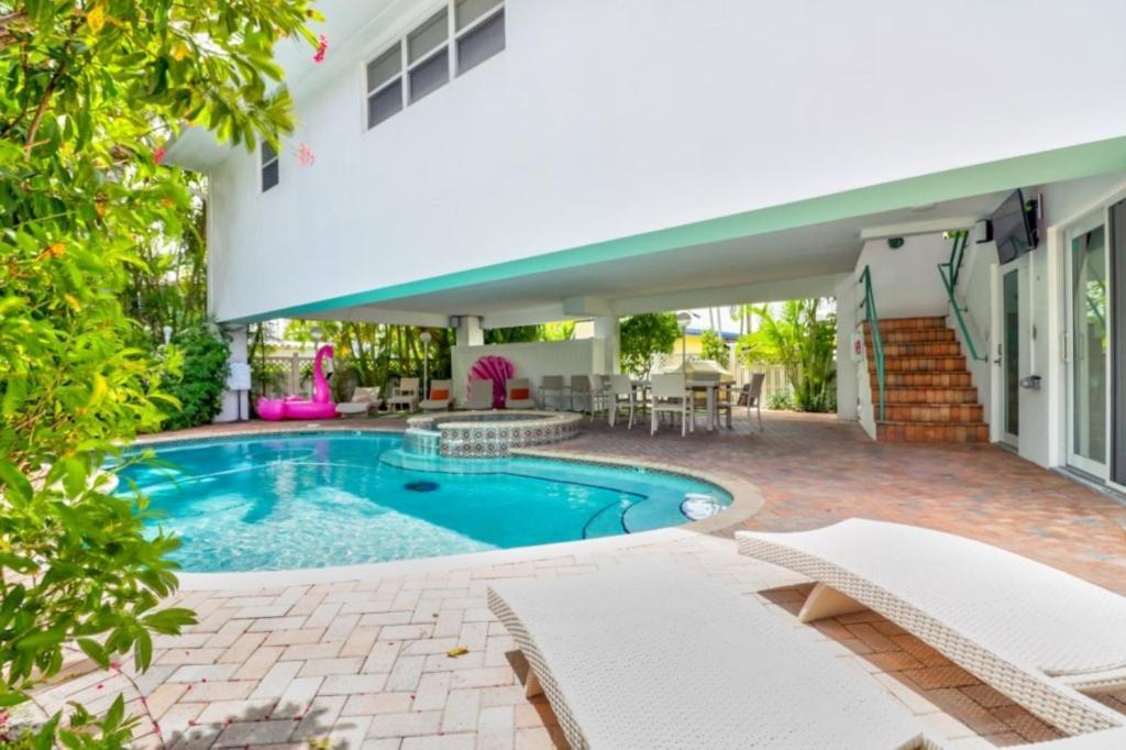 Sea Spray Inn 2*