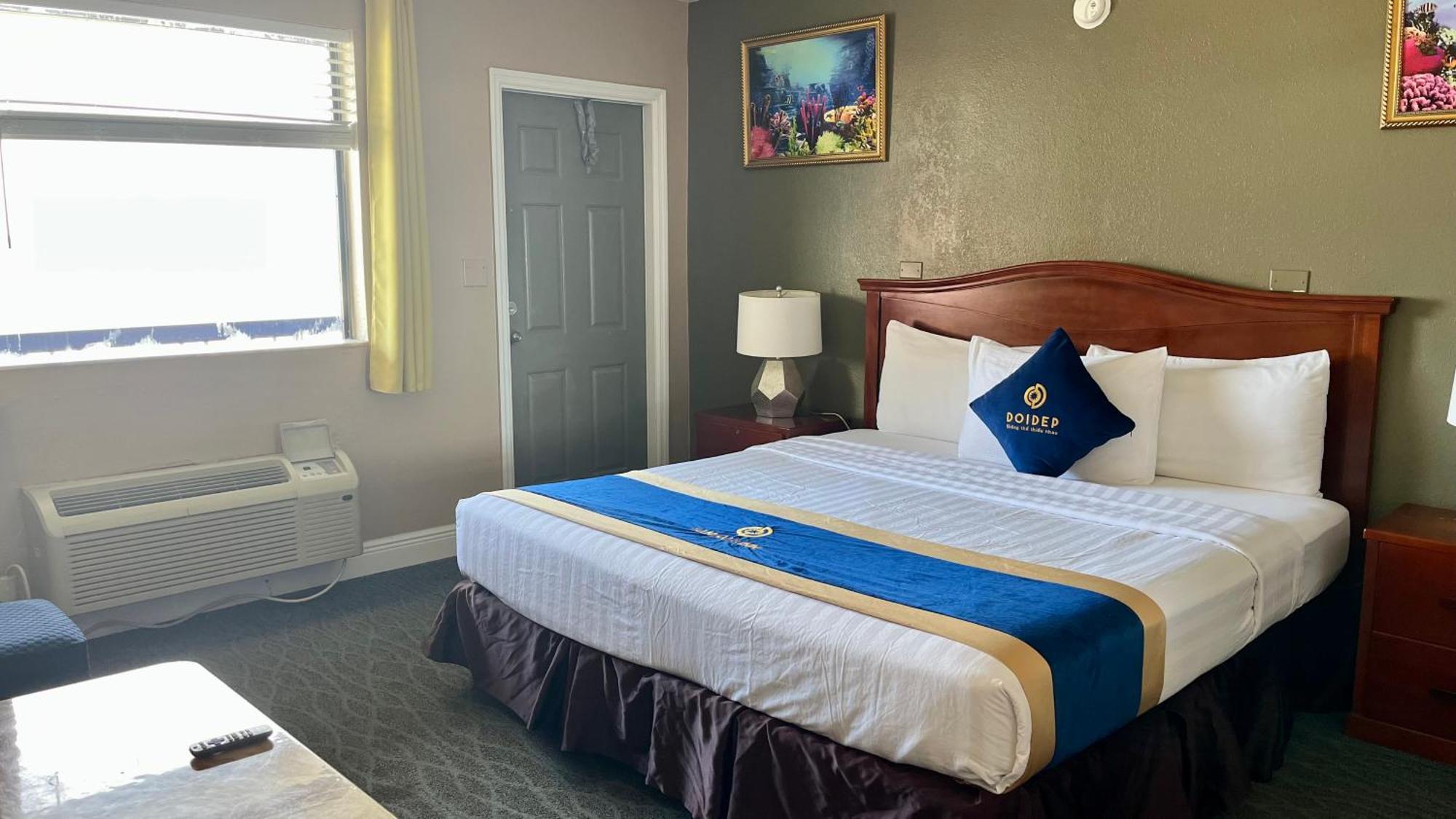Sandals Hotel Daytona Beach