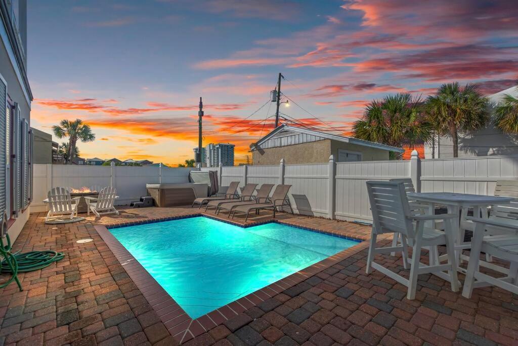 Holiday home Seas The Day: Luxury With Private Pool And Complimentary Amenities