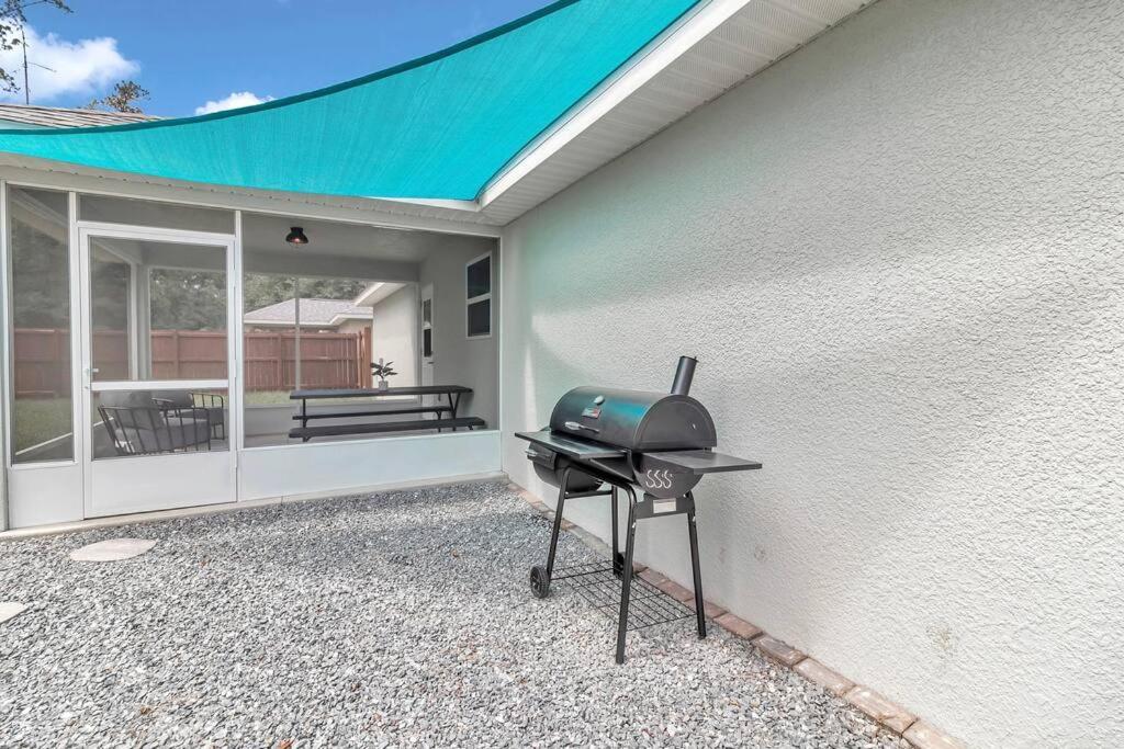 Bright & Colorful New 10 Min From Rainbow Springs Holiday home