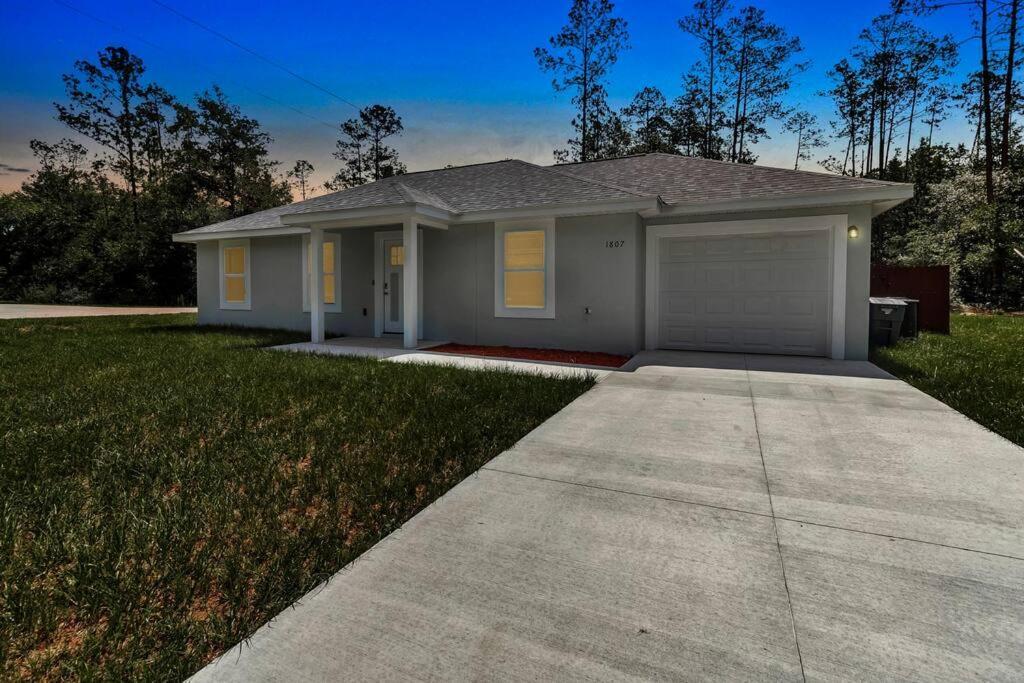 Holiday home Bright & Colorful New 10 Min From Rainbow Springs