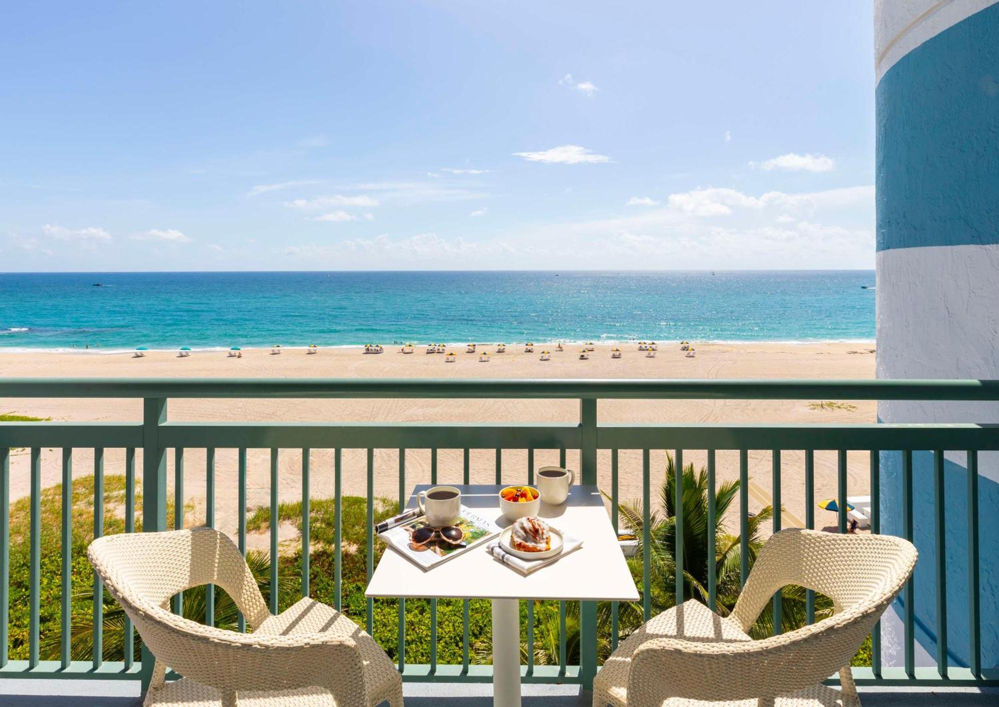 The Singer Oceanfront Resort, Curio Collection By Hilton 4*