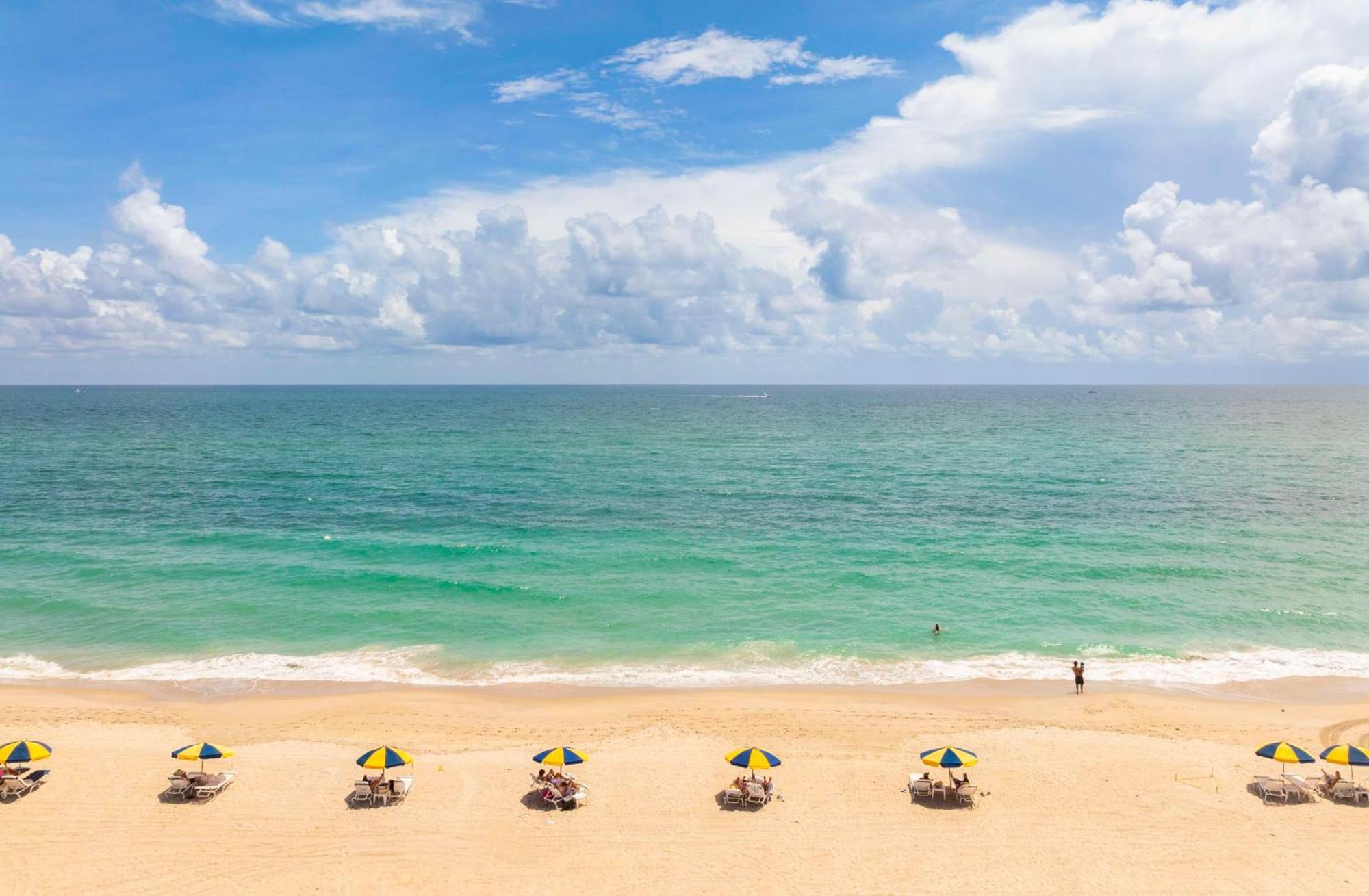 The Singer Oceanfront Resort, Curio Collection By Hilton Riviera Beach