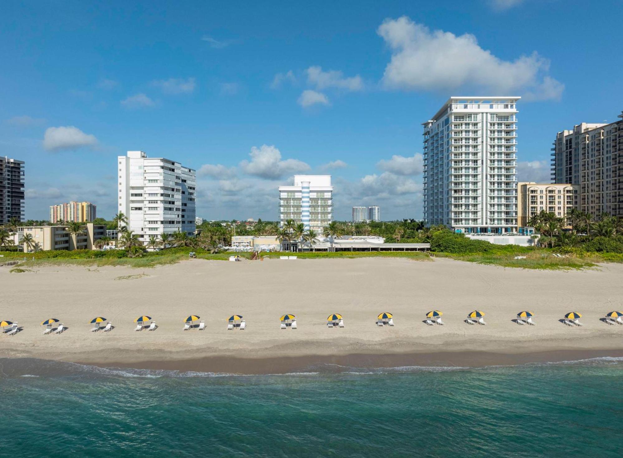The Singer Oceanfront Resort, Curio Collection By Hilton