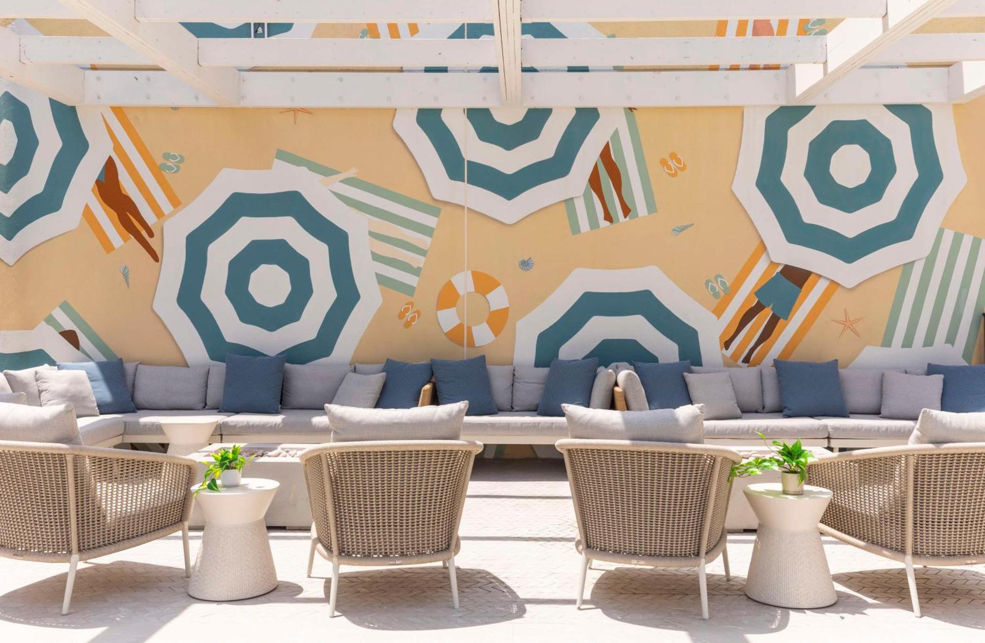 The Singer Oceanfront Resort, Curio Collection By Hilton