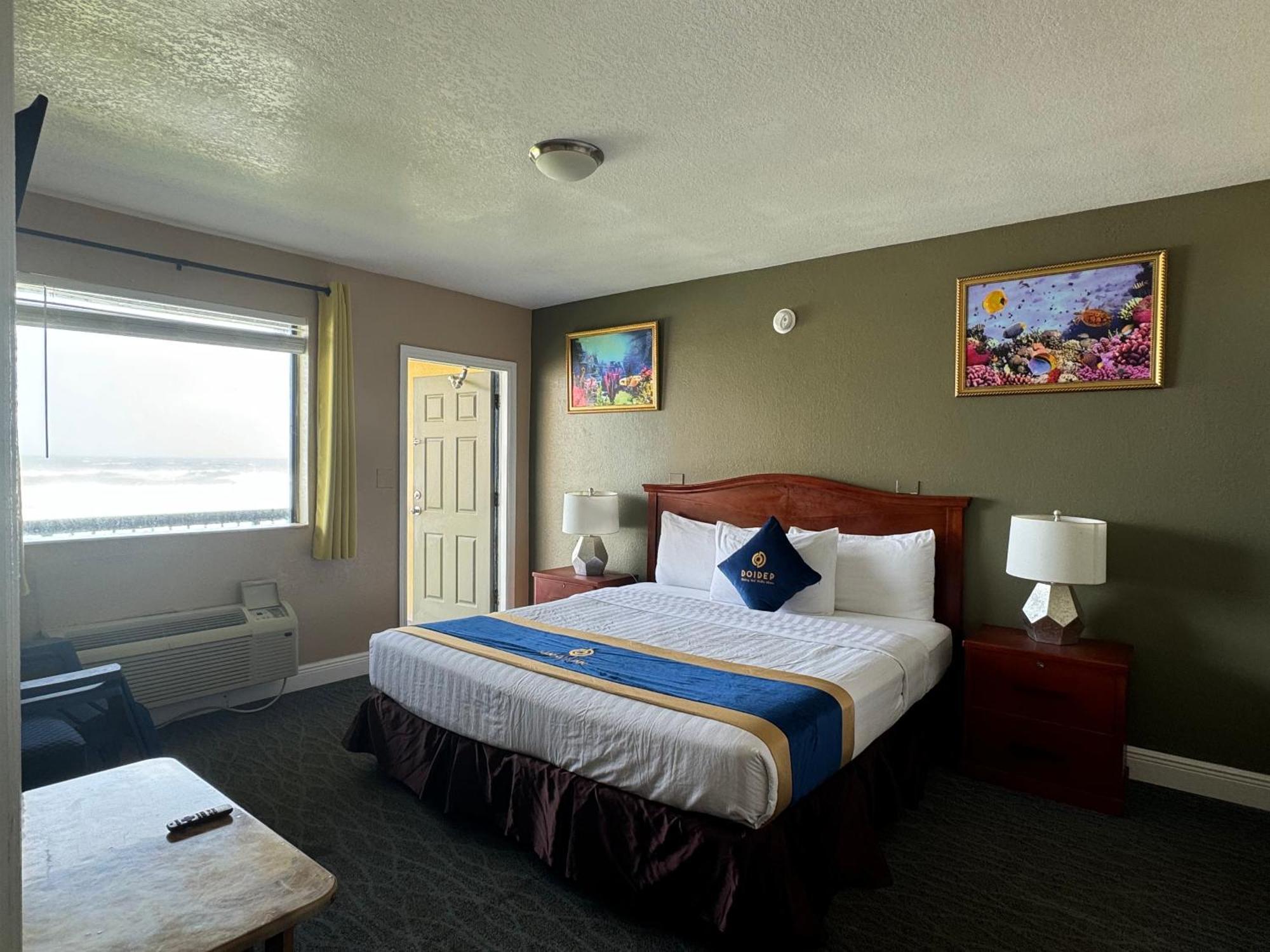 Sandals Hotel 3*