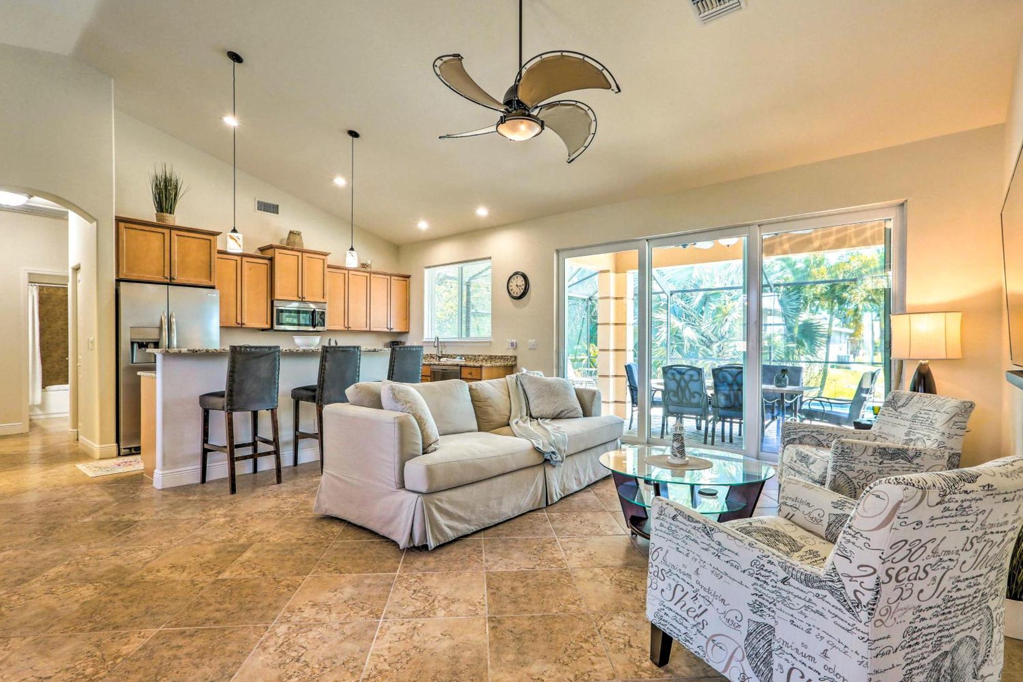 Tropical Retreat With Hot Tub And Pool! Cape Coral