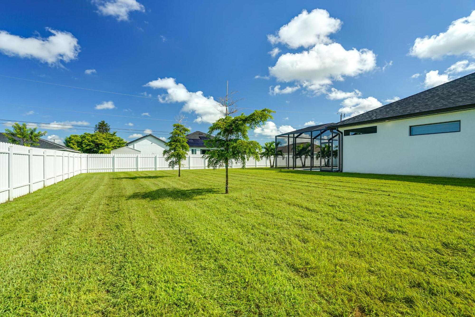 Escape Furnished Lanai And Private Pool! Cape Coral