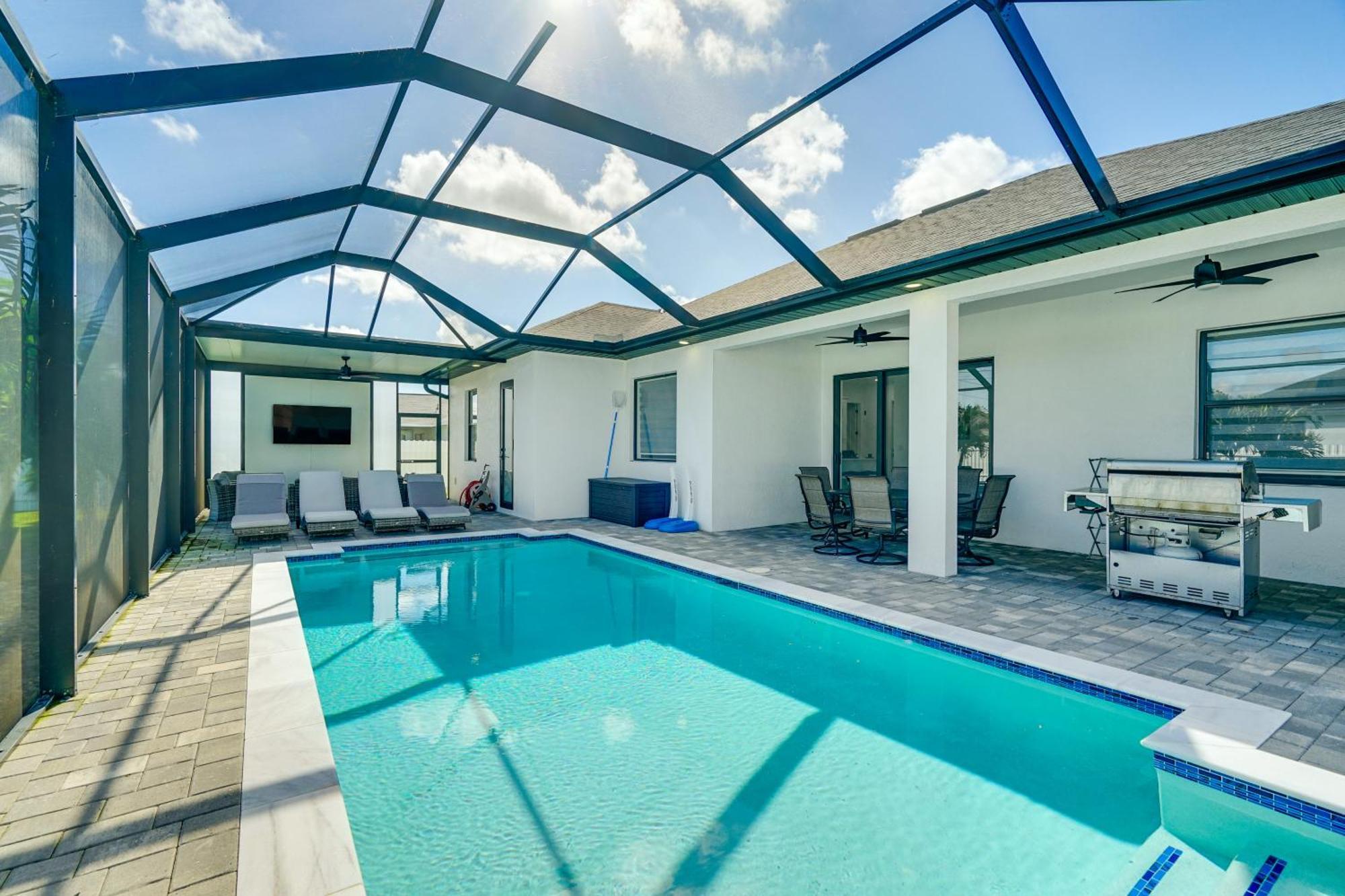 Holiday home Escape Furnished Lanai And Private Pool! Cape Coral