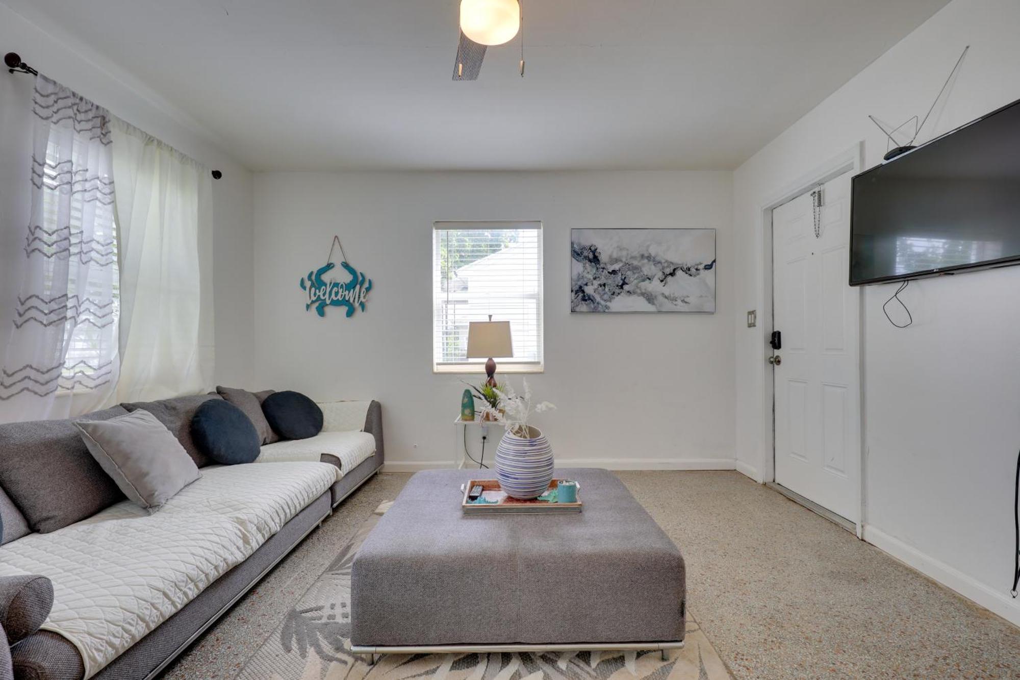 Holiday home 3 Mi To Quaint With Patio In