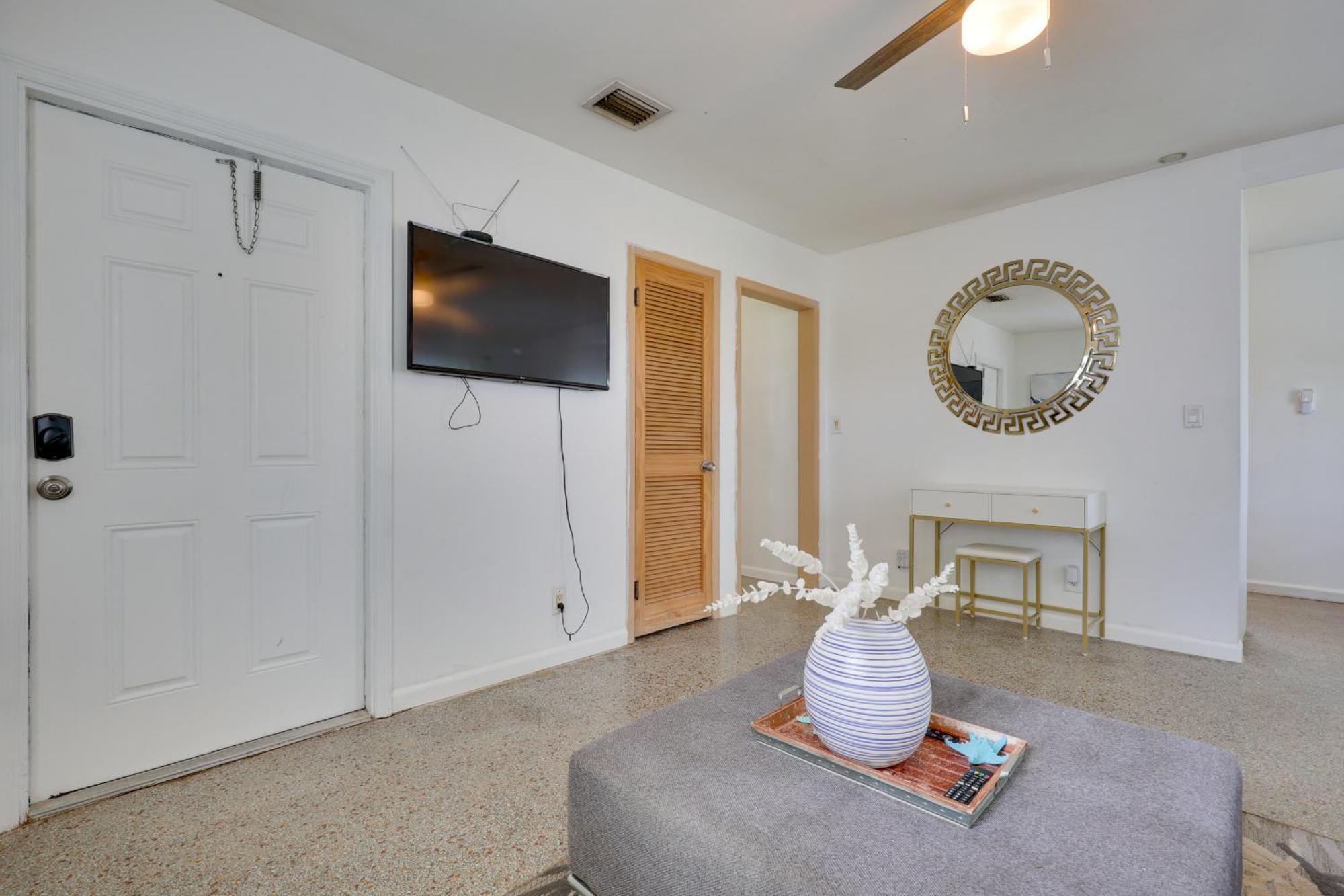 3 Mi To Quaint With Patio In Holiday home *
