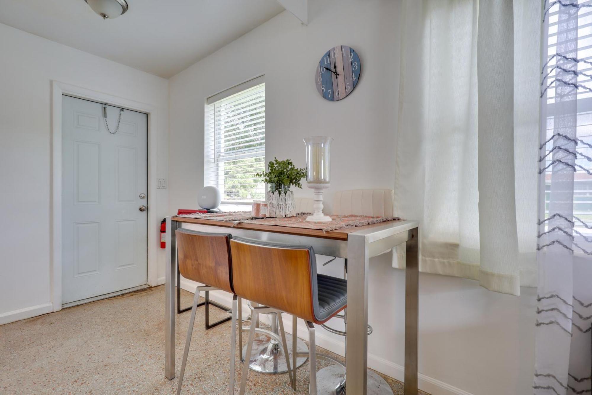 3 Mi To Quaint With Patio In * Hollywood