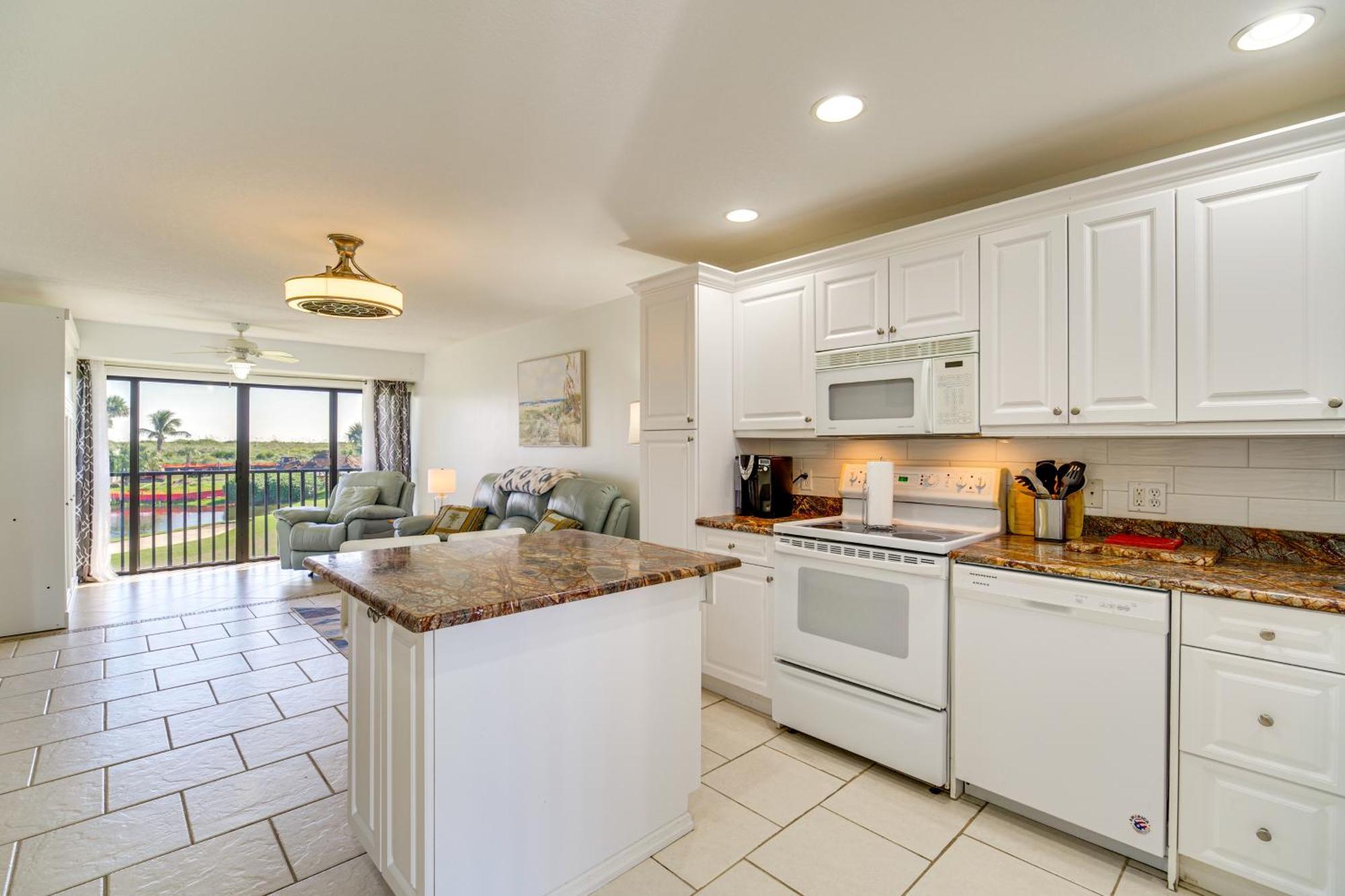 Apartment 2 Mi To Pierce Jetty Coastal Florida Fort Pierce